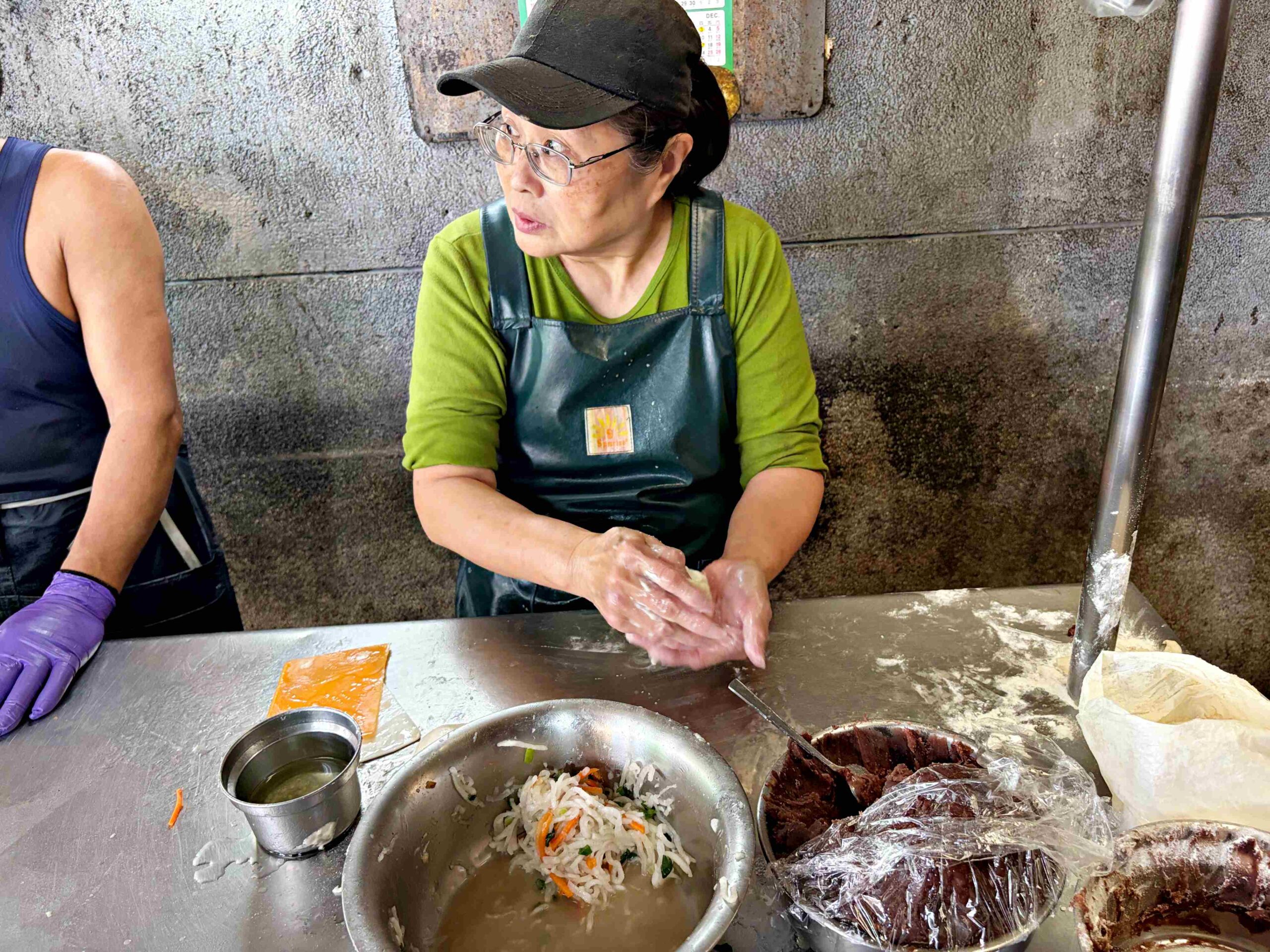 【信義區美食】巷仔口蘿蔔絲餅，飄香近50年排隊老字號推薦蘿蔔絲餅加蛋(菜單) @趙先生吃飯