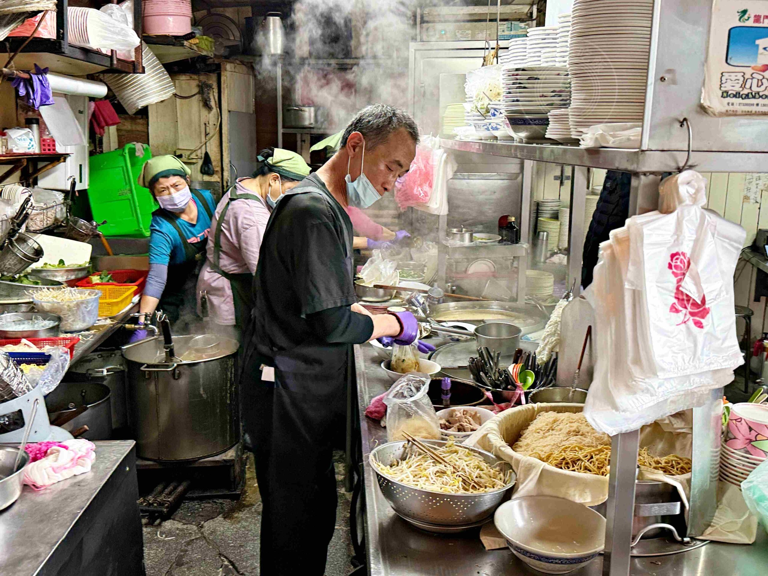 【大安區美食】呂巷仔口麵食館，隱藏版巷弄超便宜小吃店推薦(菜單) @趙先生吃飯