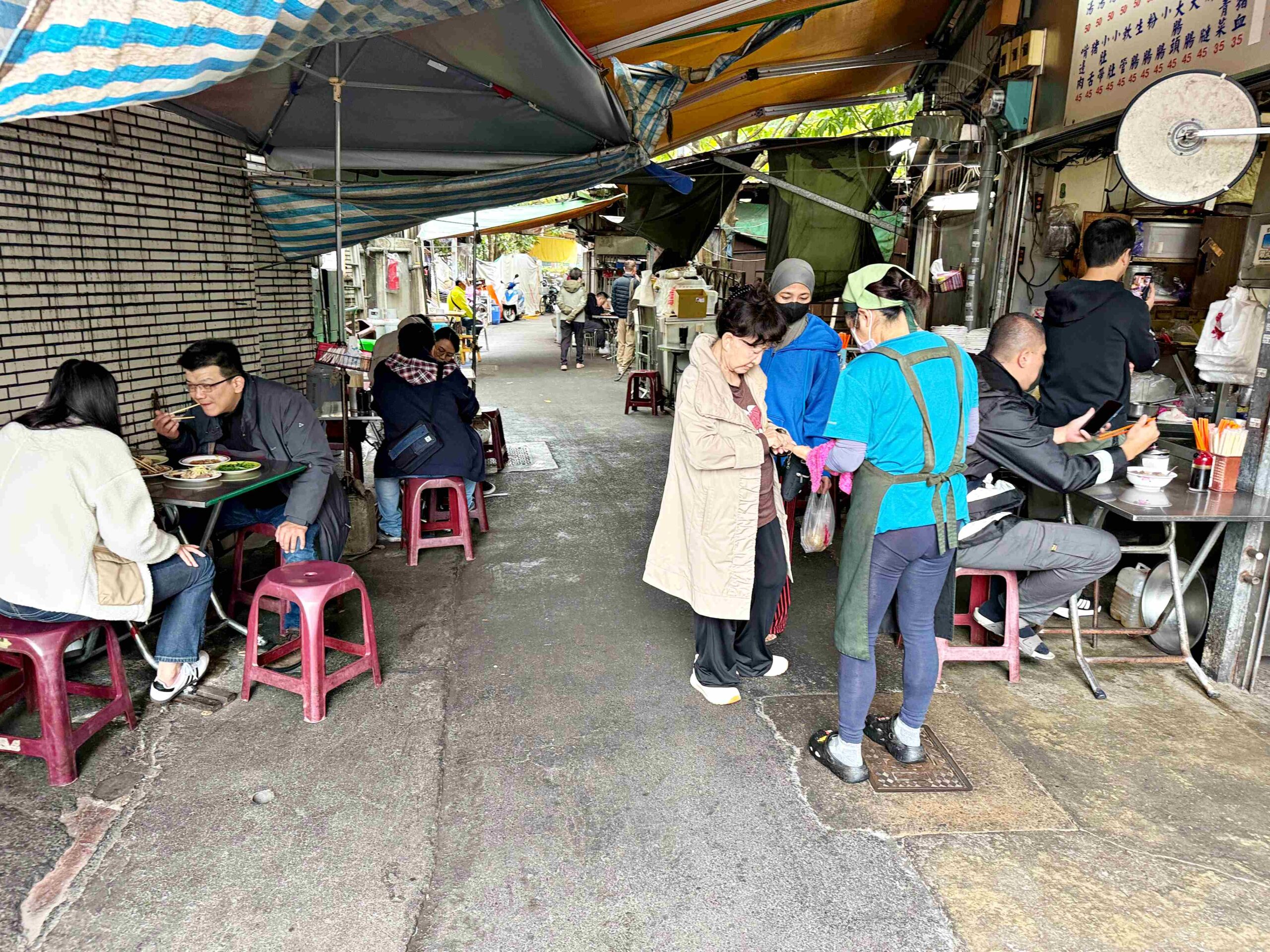 【大安區美食】呂巷仔口麵食館,隱藏版巷弄超便宜小吃店推薦(菜單) @趙先生吃飯 【大安區美食】呂巷仔口麵食館,隱藏版巷弄超便宜小吃店推薦(菜單) @趙先生吃飯