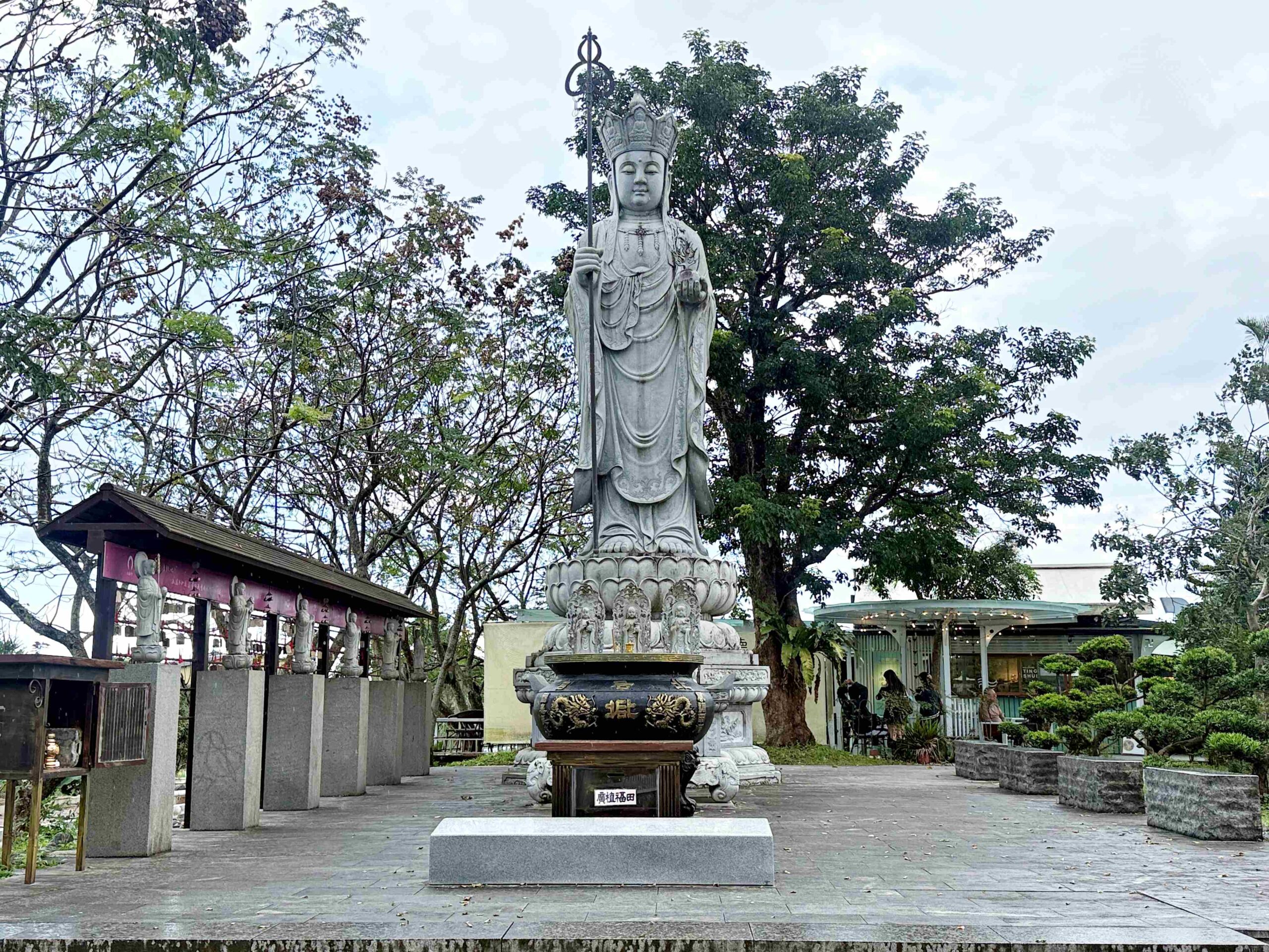 【宜蘭美食景點】《宜蘭北后寺》、《聽水咖啡》，秒飛日本免門票禪意庭園配溪景咖啡推薦(菜單) @趙先生吃飯