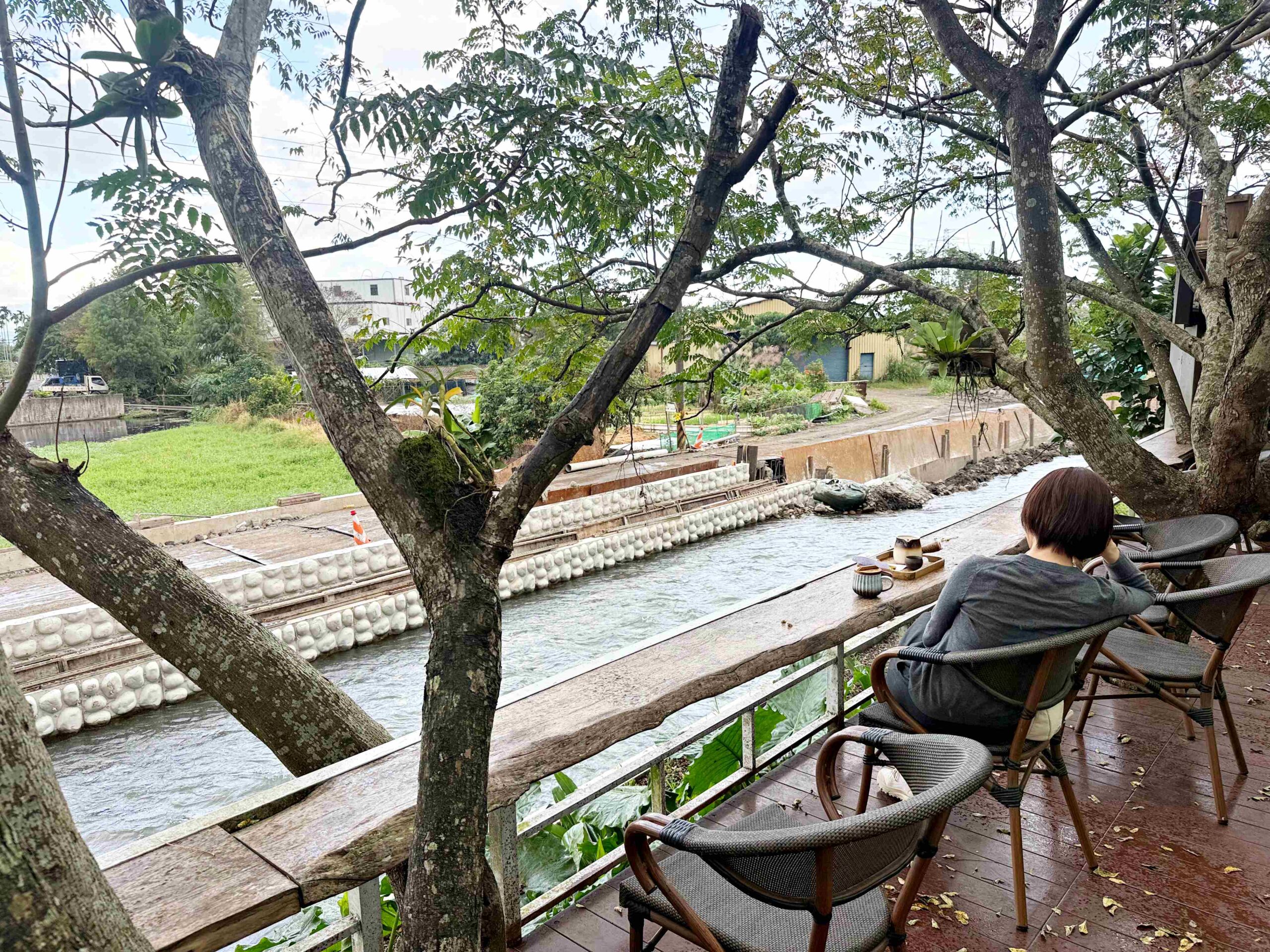 【宜蘭美食景點】《宜蘭北后寺》、《聽水咖啡》，秒飛日本免門票禪意庭園配溪景咖啡推薦(菜單) @趙先生吃飯