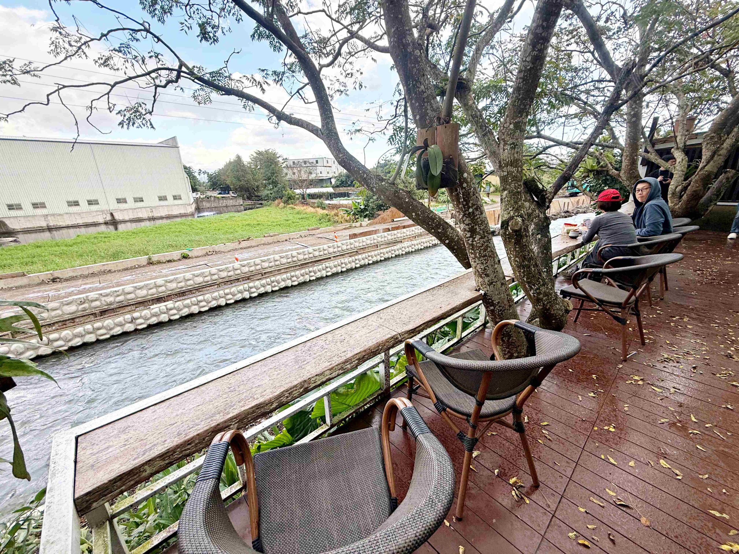 【宜蘭美食景點】《宜蘭北后寺》、《聽水咖啡》，秒飛日本免門票禪意庭園配溪景咖啡推薦(菜單) @趙先生吃飯