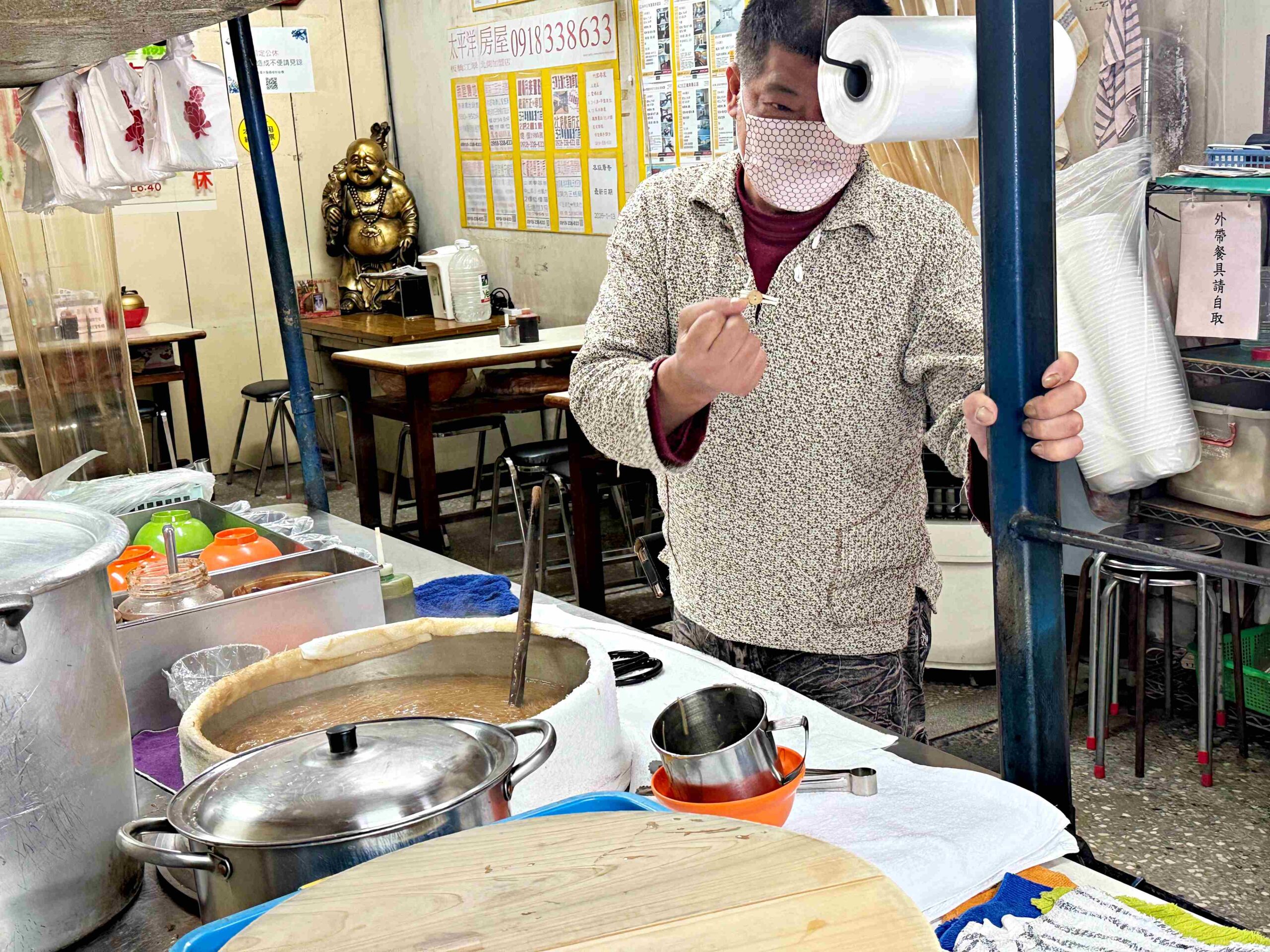 【三重美食】龍濱大腸麵線，四大麵線之一，在地超過35年麵線大腸鋪滿滿 (菜單) @趙先生吃飯