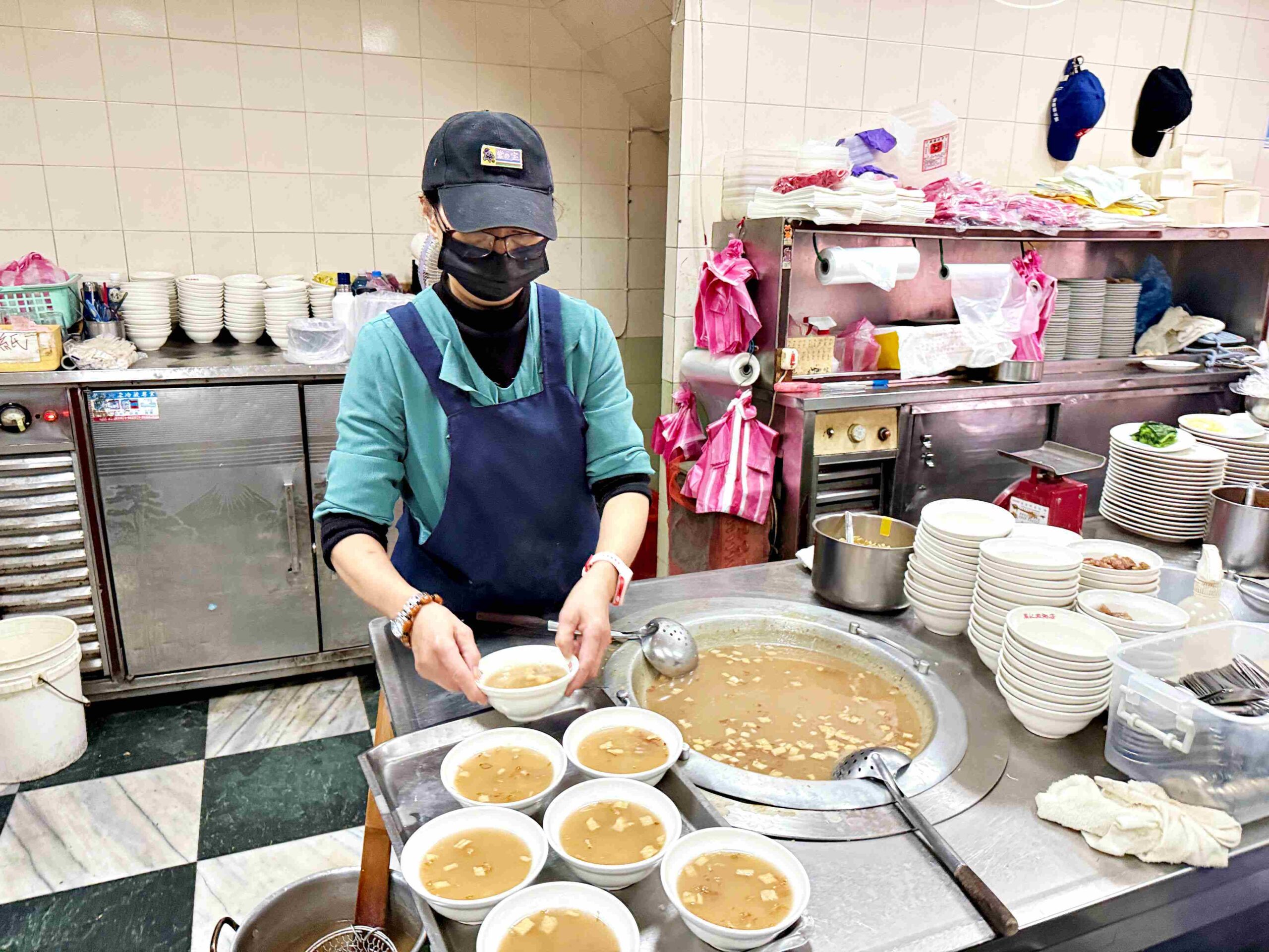 【新莊美食】孫東寶台式牛排 PLUS：300 元主餐＋自助吧吃到飽，CP值爆炸推薦(附菜單) @趙先生吃飯