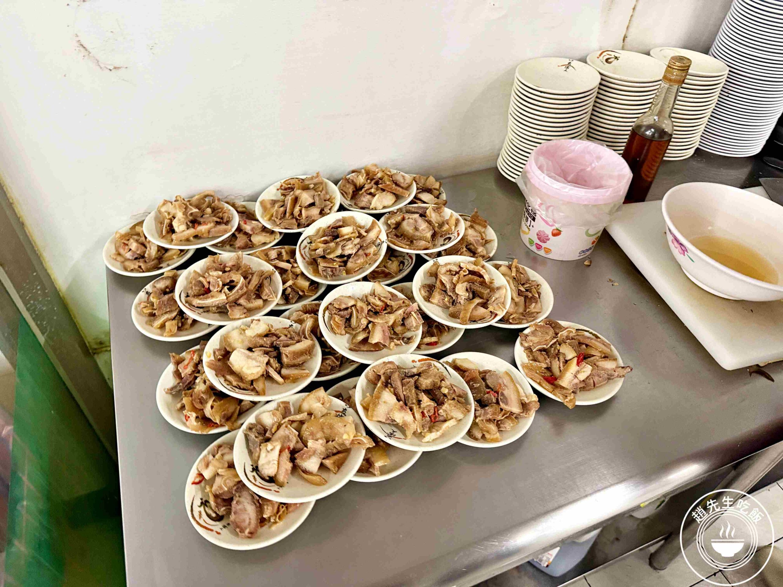 【小南門美食】中原福州乾麵，榮獲500碗評鑑的老字號餛飩湯跟傻瓜乾麵推薦(推薦) @趙先生吃飯