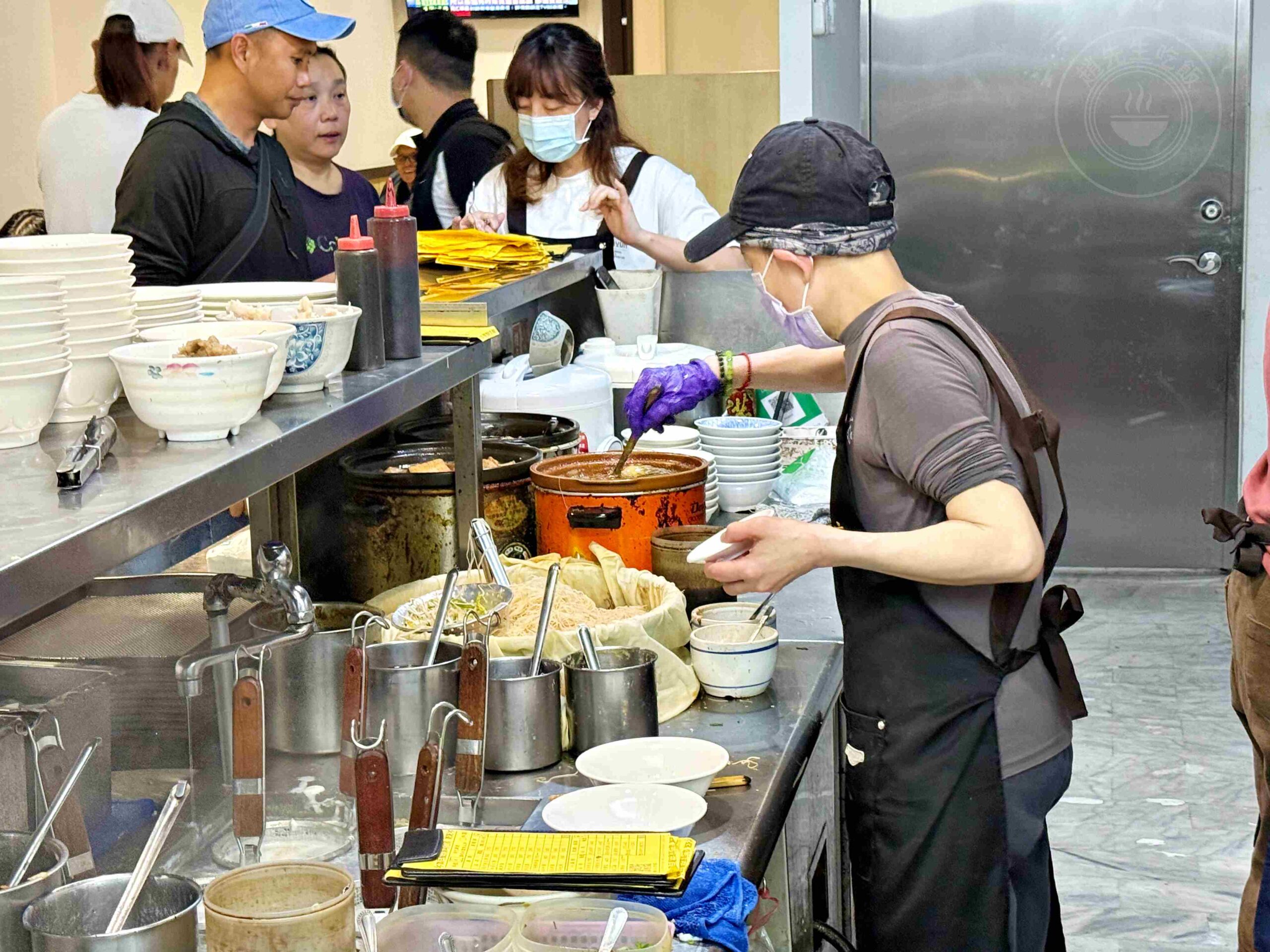 【西門美食】永富魚丸店，在地40年手工現捏魚丸，好吃加買外帶推薦(菜單) @趙先生吃飯