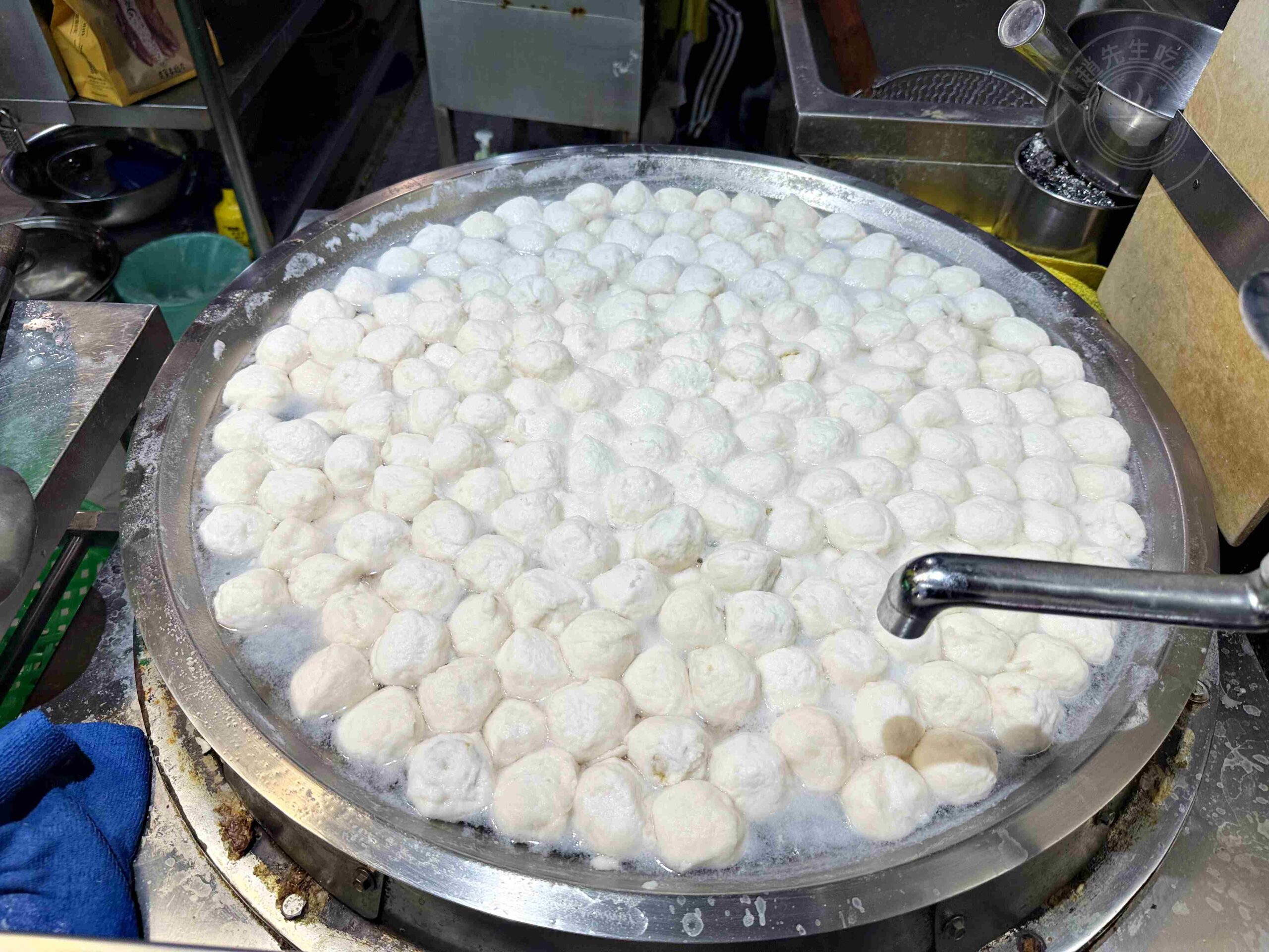 【西門美食】永富魚丸店，在地40年手工現捏魚丸，好吃加買外帶推薦(菜單) @趙先生吃飯