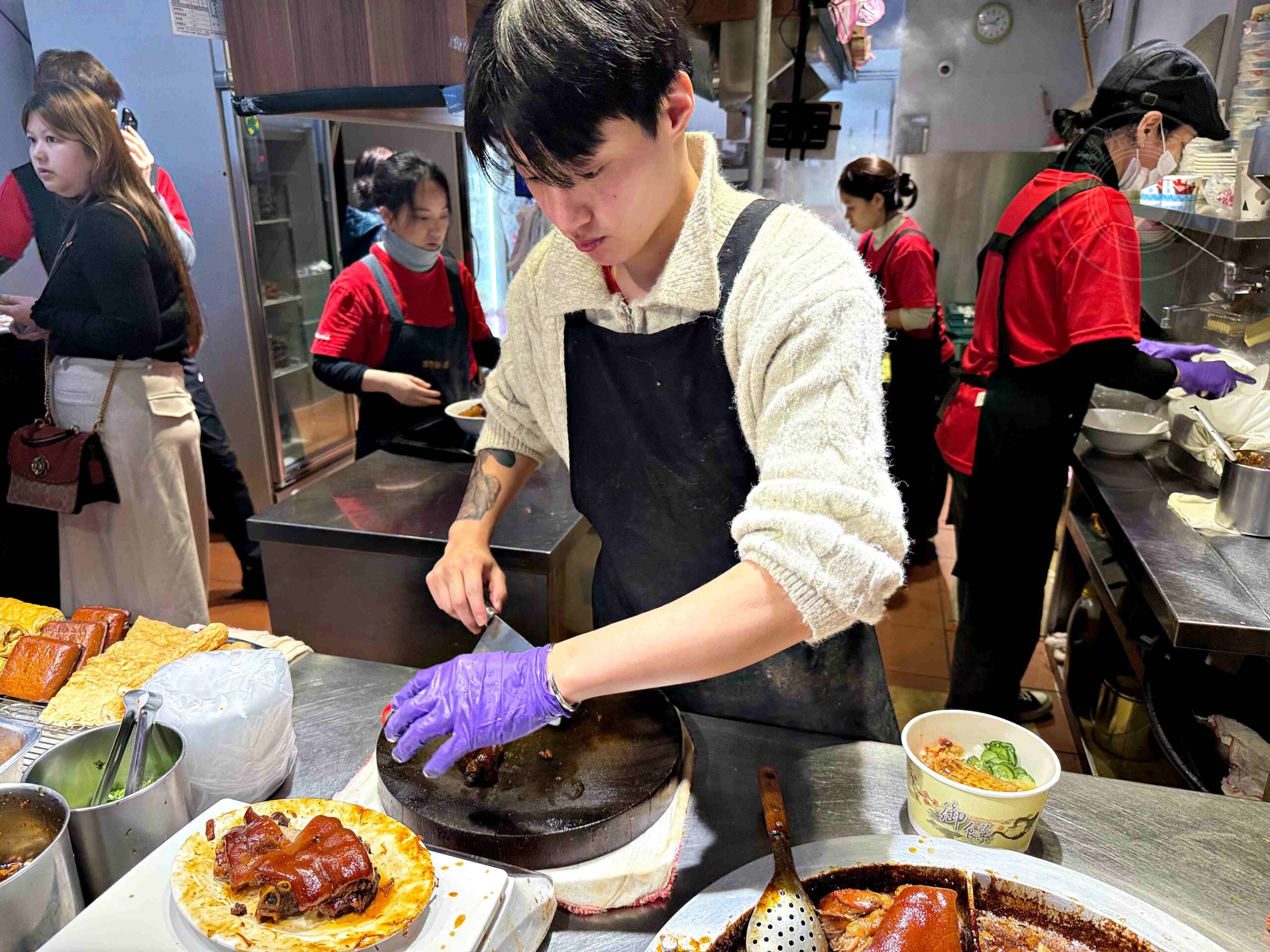 【西門美食】西門麵店銷魂豬腳飯，60年老店24小時營業，必點銷魂豬腳飯配半熟蛋 (菜單) @趙先生吃飯
