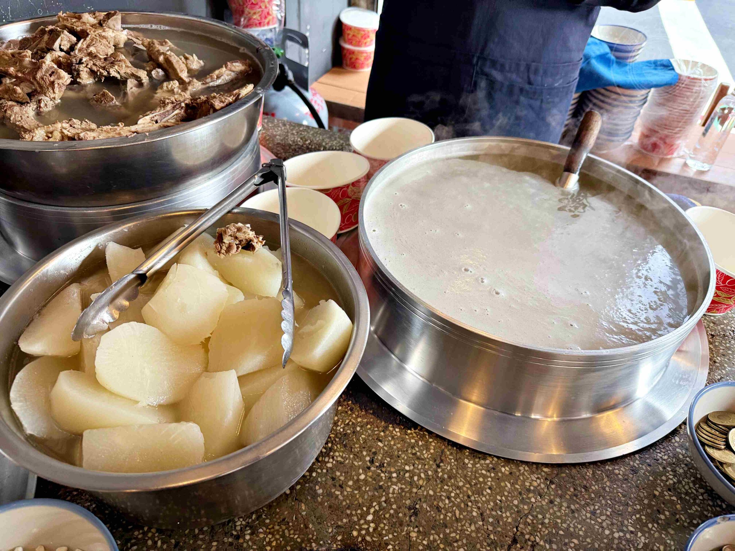 【南京復興美食】排骨湯 高麗菜飯，只賣兩樣生意好到爆，蘿蔔排骨湯好喝可加湯推薦(菜單) @趙先生吃飯