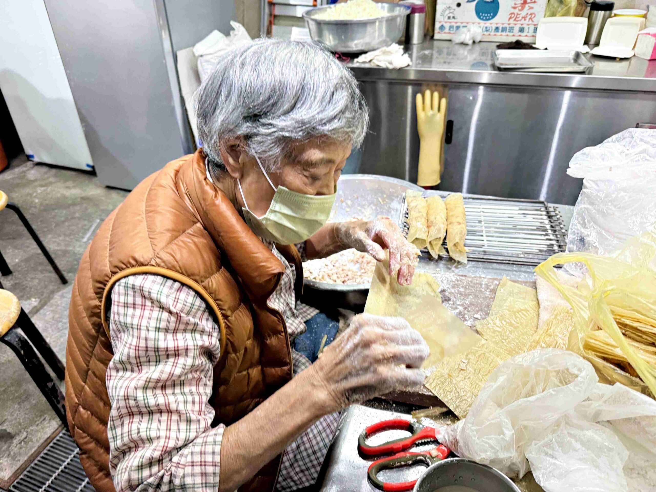 【北投美食】北投鼎邊銼，在地人私藏的六十年市場老店，阿嬤手工現包現炸推薦(菜單) @趙先生吃飯