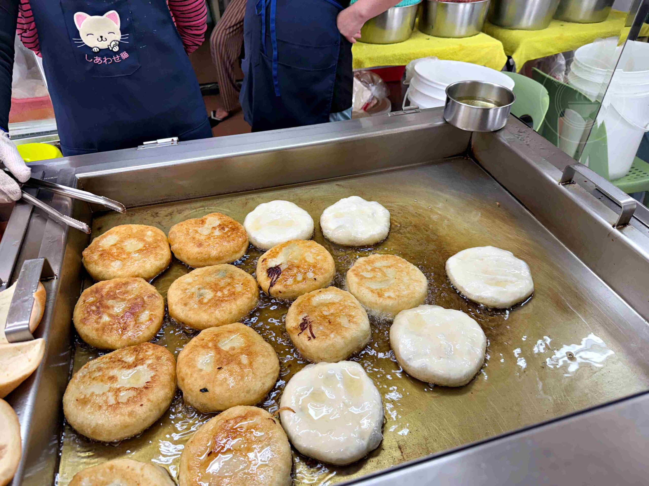 【松江南京美食】阿源煎餅,從路邊攤賣到開店面的在地回憶,巨無霸份量一顆只要50元 (菜單) @趙先生吃飯 【松江南京美食】阿源煎餅,從路邊攤賣到開店面的在地回憶,巨無霸份量一顆只要50元 (菜單) @趙先生吃飯