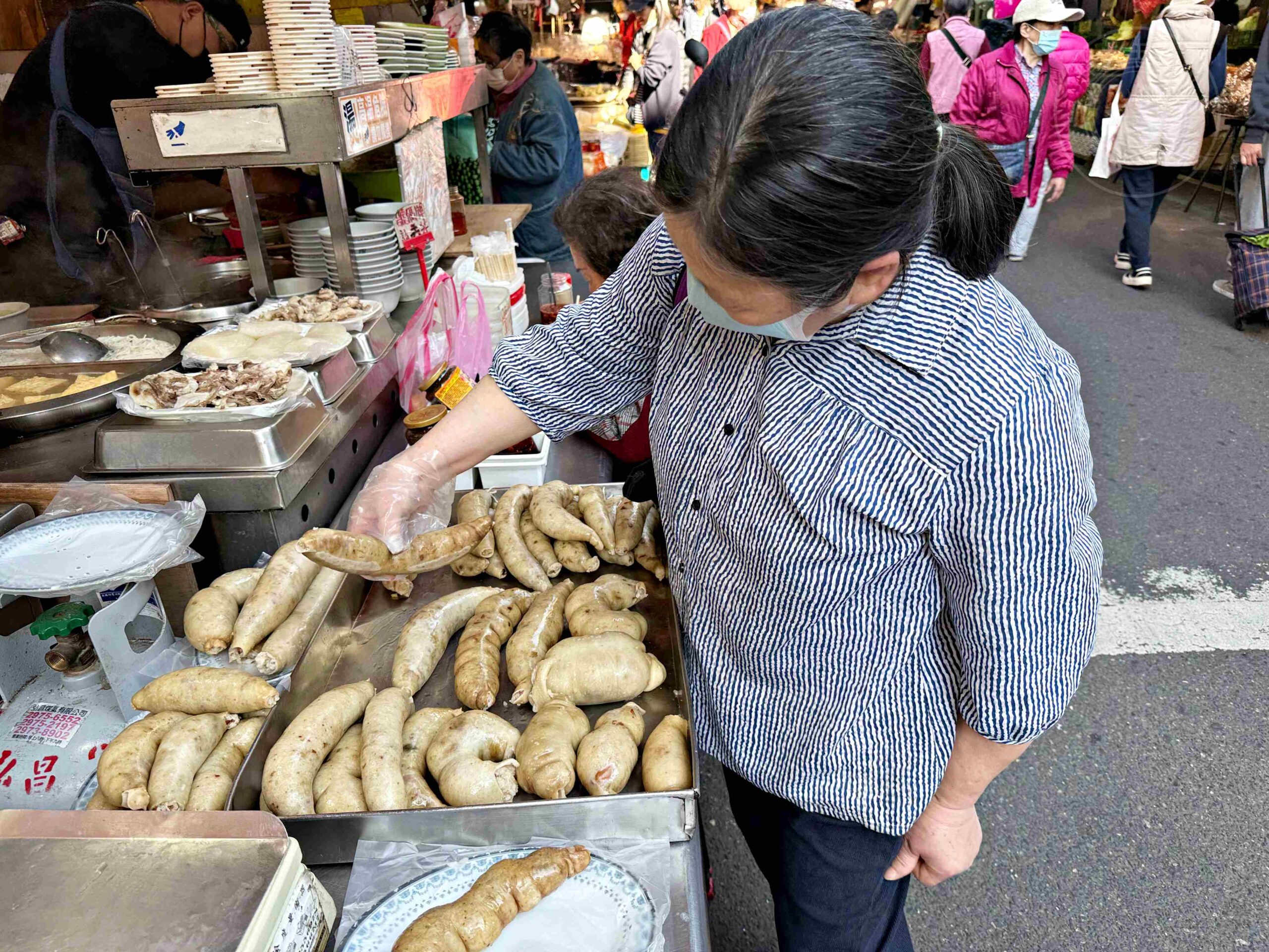【三重美食】麗紅米粉湯,傳承三代80年市場老字號,手工大腸頭、米粉湯黑白切都推薦(菜單) @趙先生吃飯 【三重美食】麗紅米粉湯,傳承三代80年市場老字號,手工大腸頭、米粉湯黑白切都推薦(菜單) @趙先生吃飯