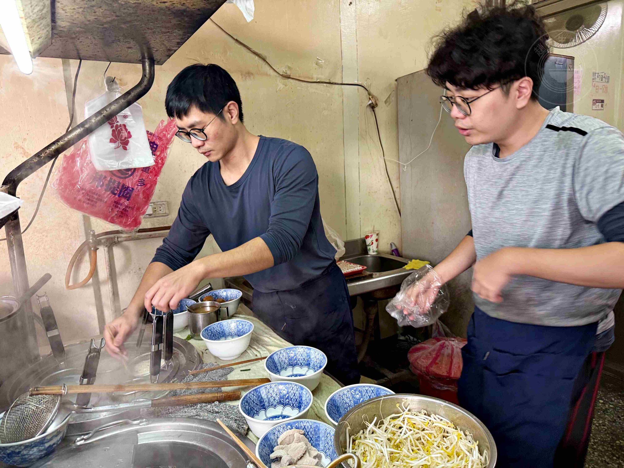 【三重小吃】阿田麵，這碗古早味油蔥麵真的很強，里肌肉片軟嫩又大塊 (菜單) @趙先生吃飯