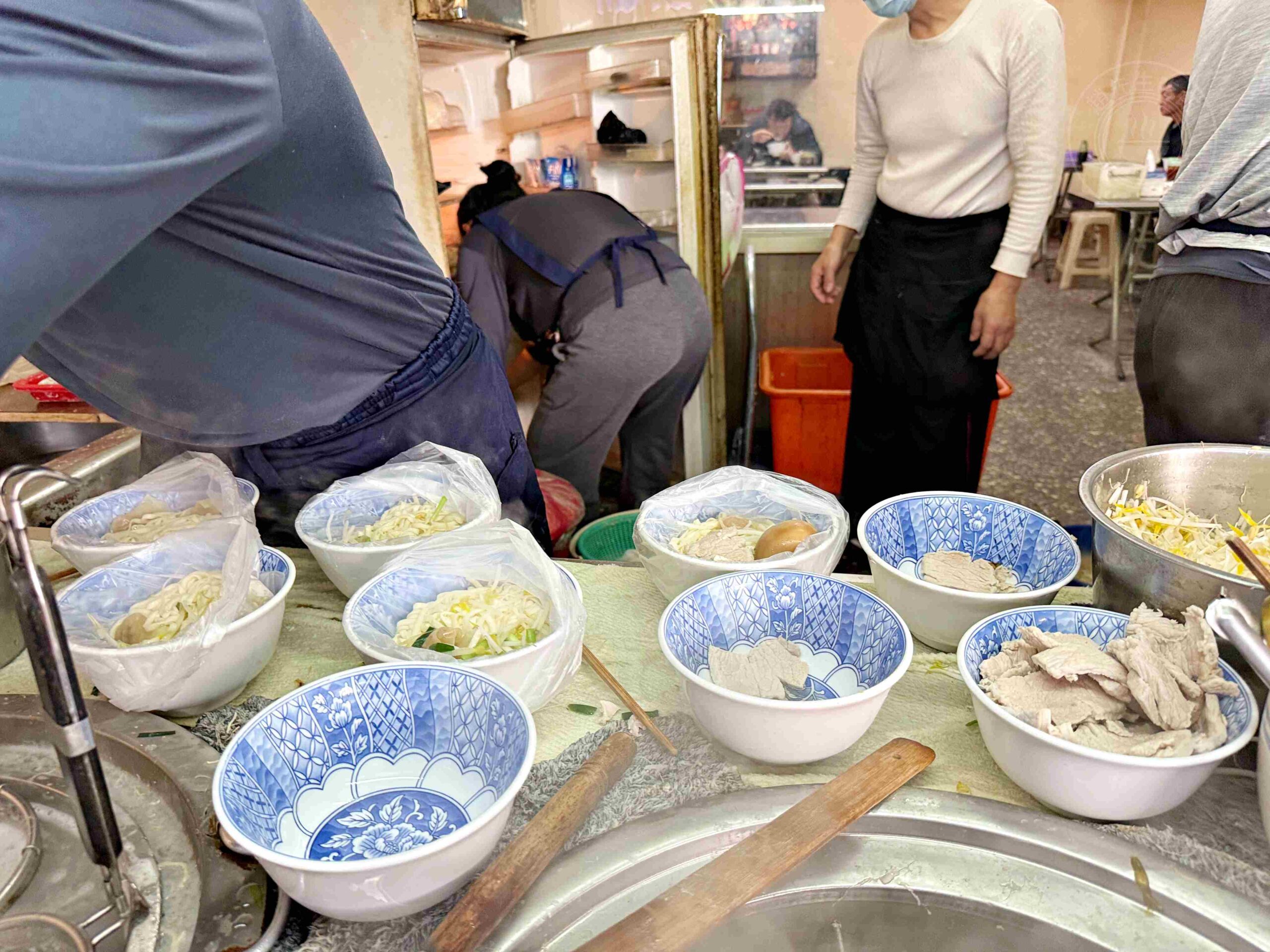 【三重小吃】阿田麵，這碗古早味油蔥麵真的很強，里肌肉片軟嫩又大塊 (菜單) @趙先生吃飯