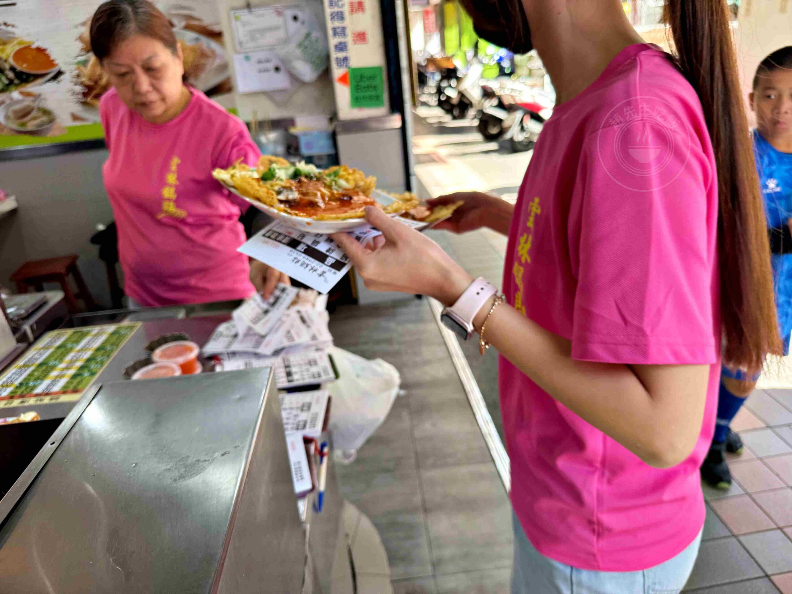 【三重美食】雲林鍋貼，鍋貼、脆皮蛋煎、蚵仔煎超酥脆配東石鮮蚵肥美推薦 (菜單) @趙先生吃飯