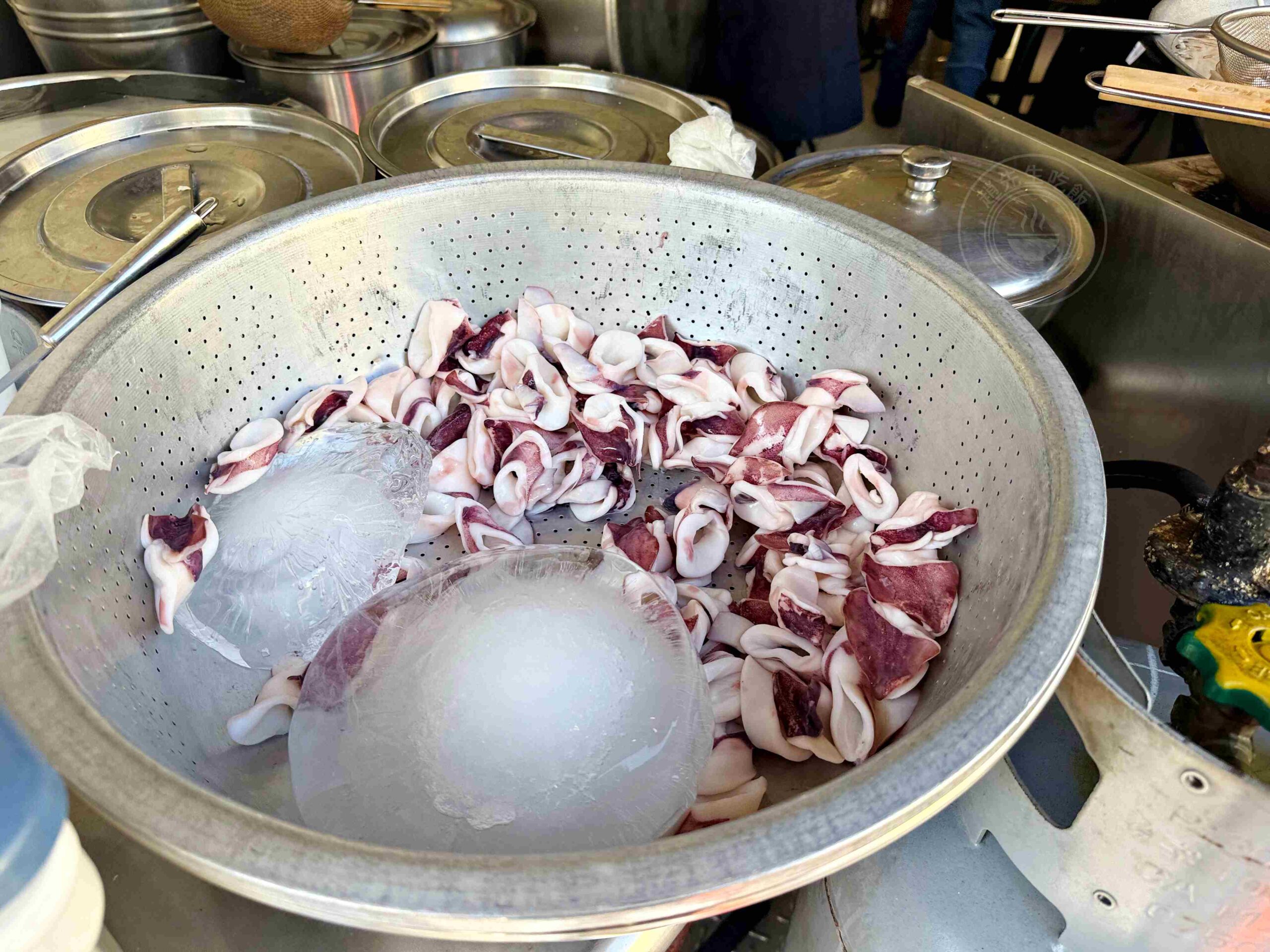 【台南美食】邱家小卷米粉，國華街排隊老店，小卷厚實又脆又甜推薦(菜單) @趙先生吃飯