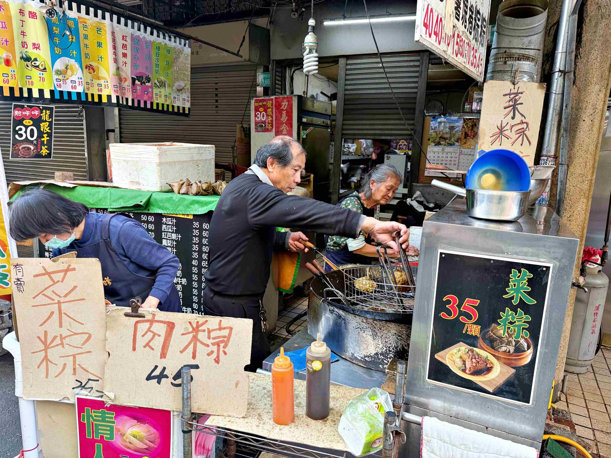 【台南美食】春蚵嗲，國華街必吃銅板價爆餡炸物推薦蚵嗲、蝦捲(菜單) @趙先生吃飯