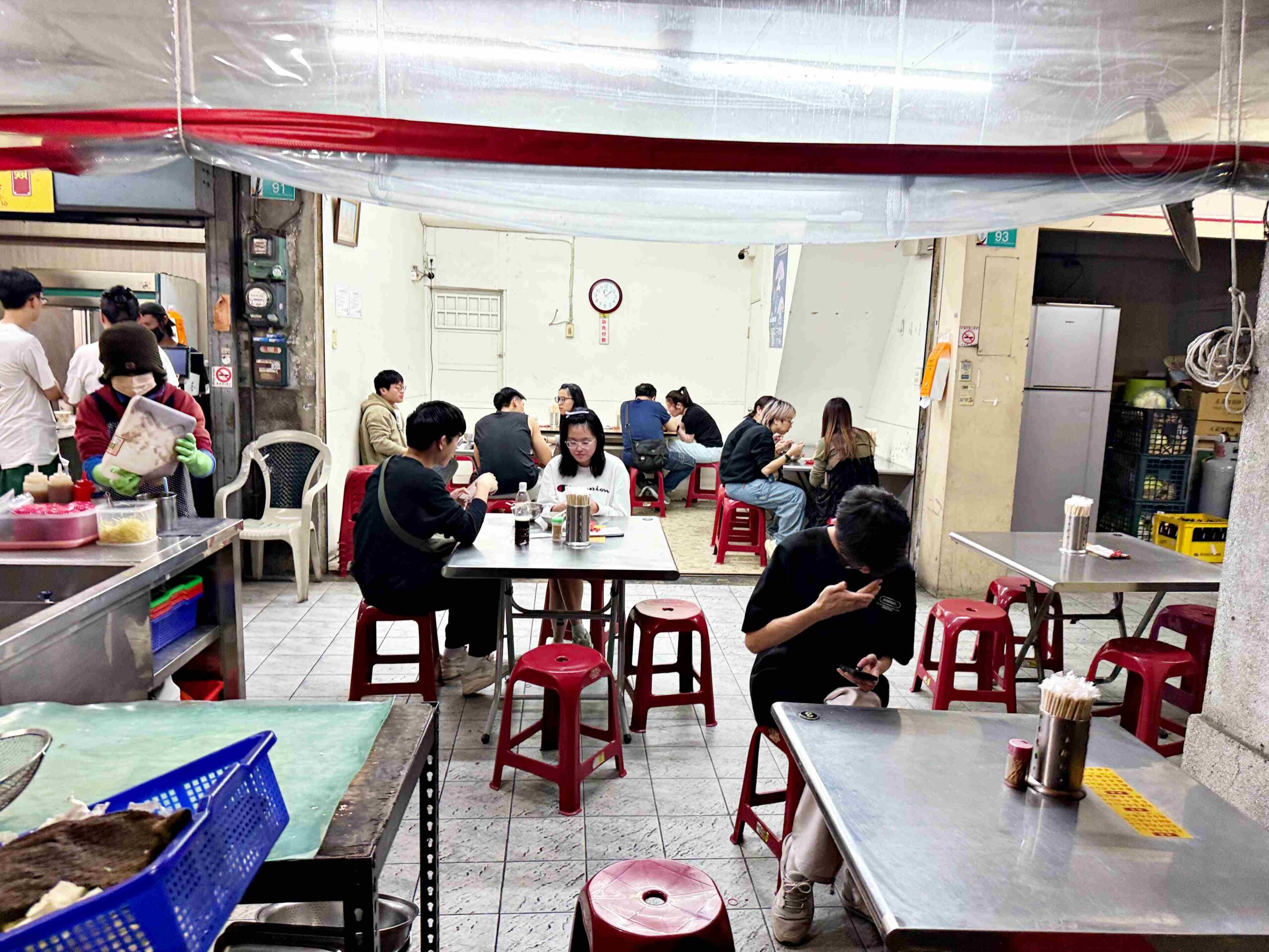 【台南美食】鬍鬚忠牛肉湯，牛肉湯順口好喝！牛肉燥飯肉量鋪滿滿推薦(菜單) @趙先生吃飯