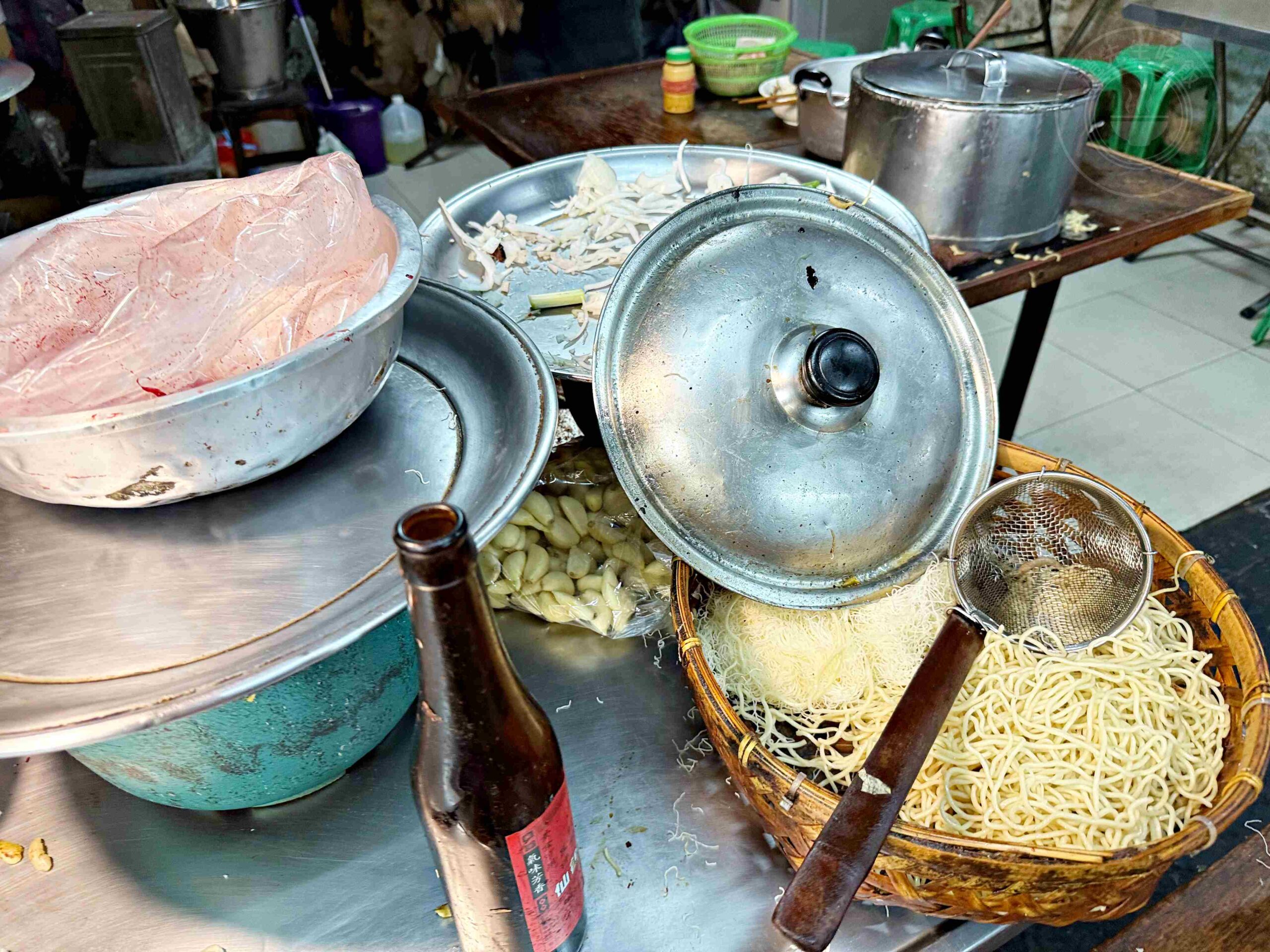 【台南美食】阿江鱔魚意麵，無招牌在地人私藏好吃鱔魚麵老字號推薦(菜單) @趙先生吃飯