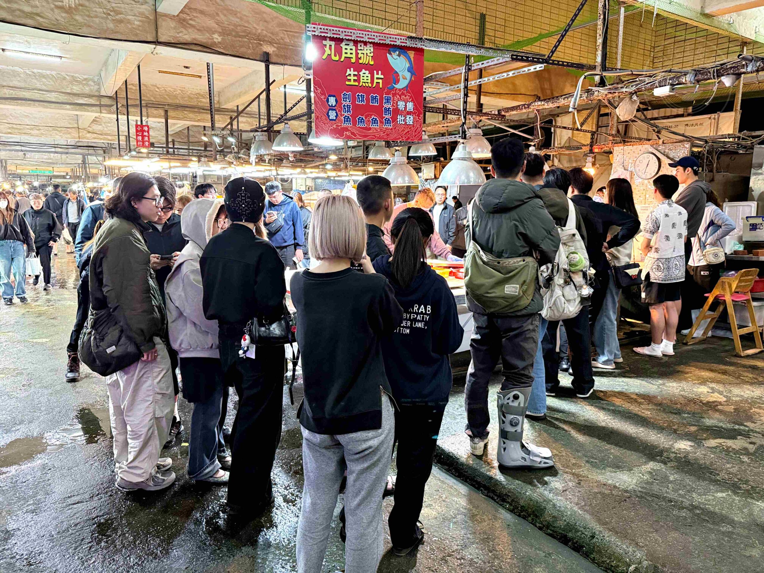 【台南美食】丸角號生魚片，半夜排隊為了超便宜生魚片推薦(菜單) @趙先生吃飯