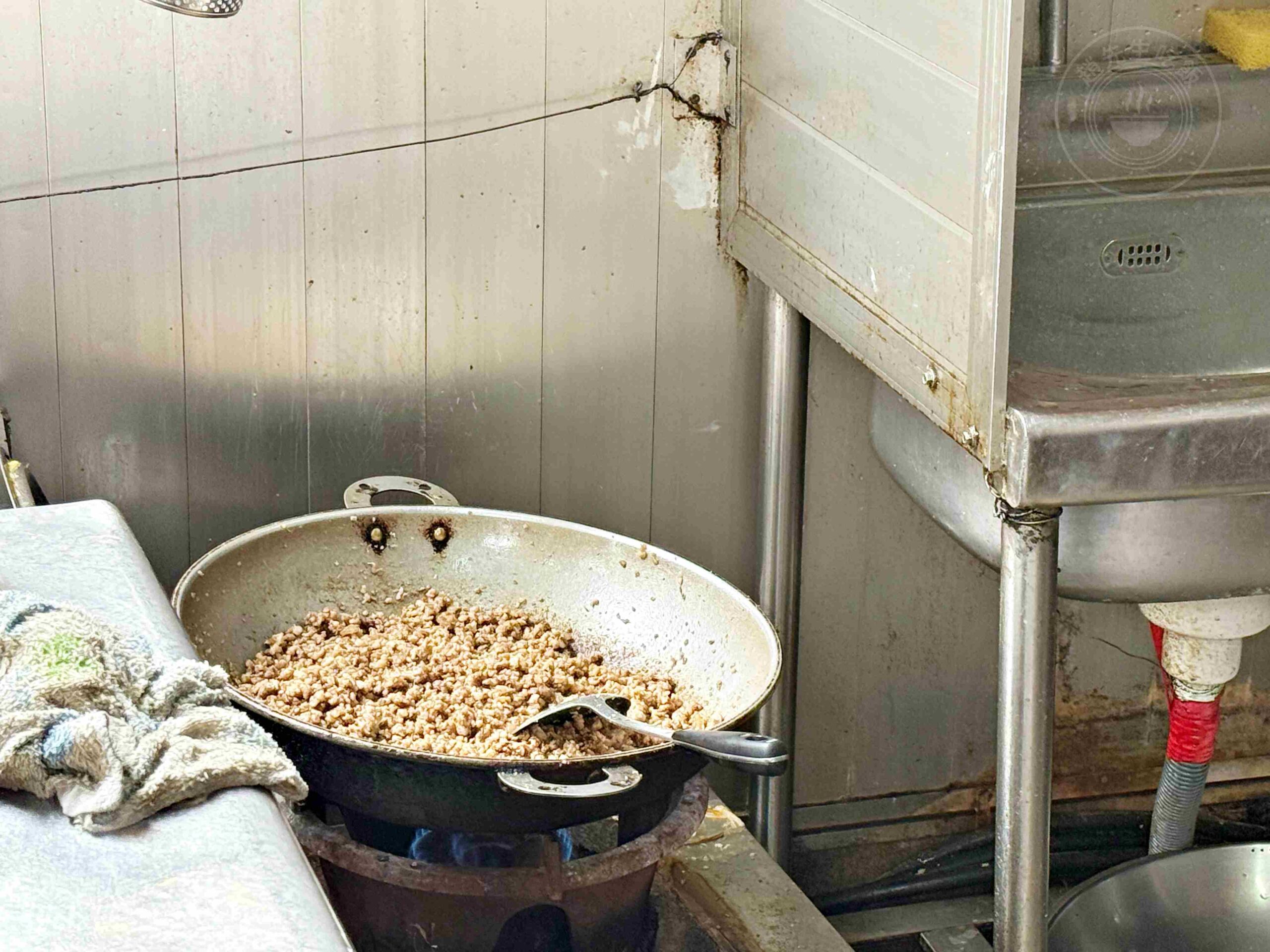 【台南美食】朗頡水餃，在地人不想說的銅板價麵食跟水餃，卻是極度好吃推薦(菜單) @趙先生吃飯