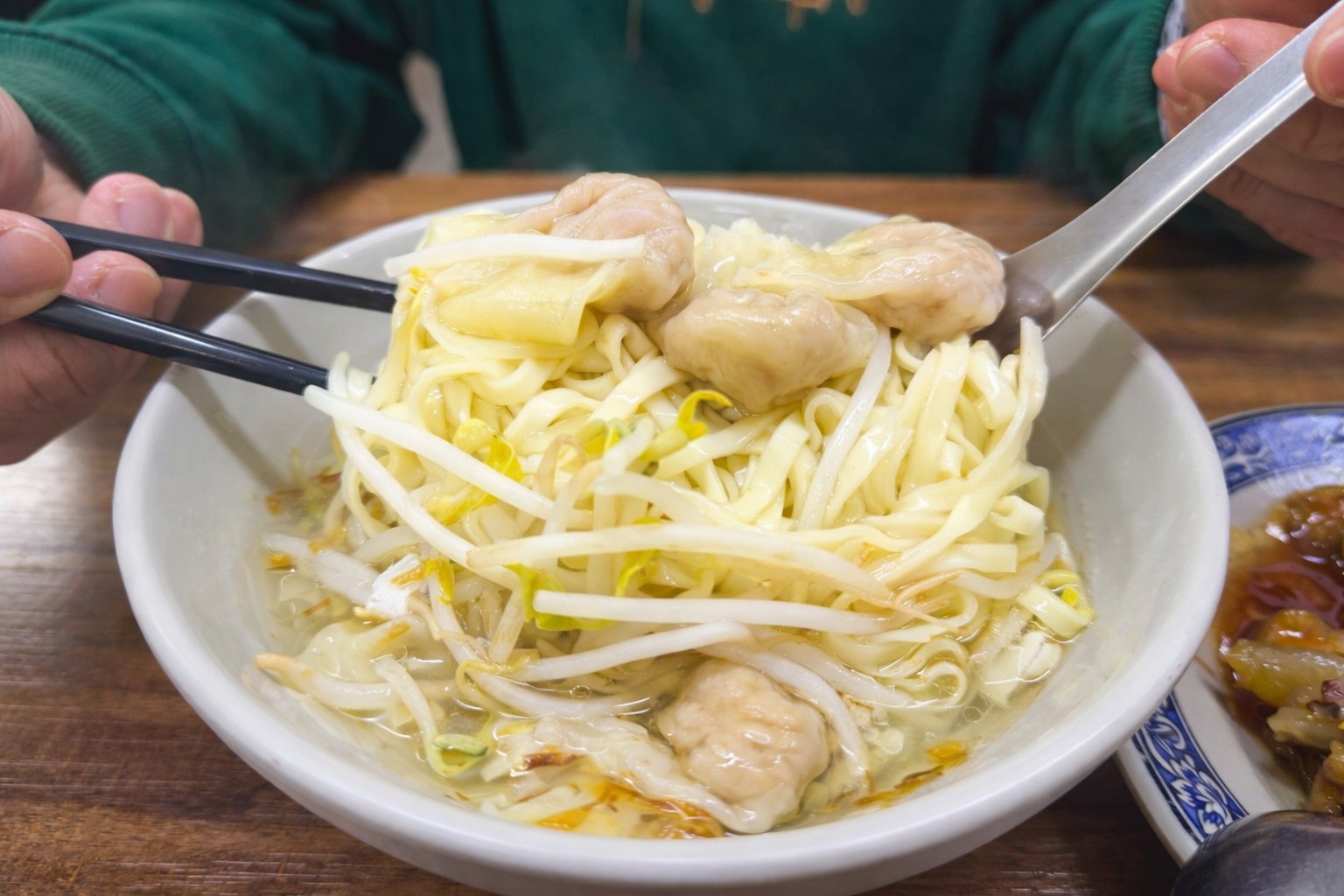 【基隆美食】長腳麵食，巷弄隱藏版70年老字號小吃，還得過500碗推薦！(菜單) @趙先生吃飯