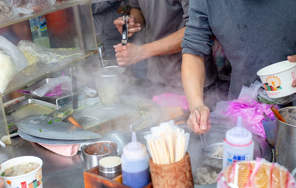 【南京三民美食】彰化肉圓魷魚羹，50年市場排隊老店，肉羹、肉圓意外超強(菜單) @趙先生吃飯