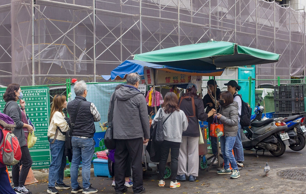 【雙連美食】蔡張呅蚵嗲蘿蔔糕米糕，30年老字號排隊炸物推薦蚵嗲與甜米糕(菜單) @趙先生吃飯