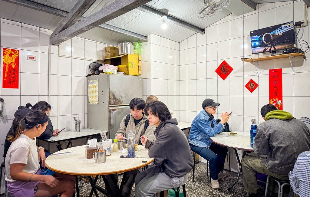 【古亭美食】林記牛肉麵，五百碗認證，巷弄內超強排隊名店，推薦牛肉麵、麻醬麵加蛋包(菜單) @趙先生吃飯