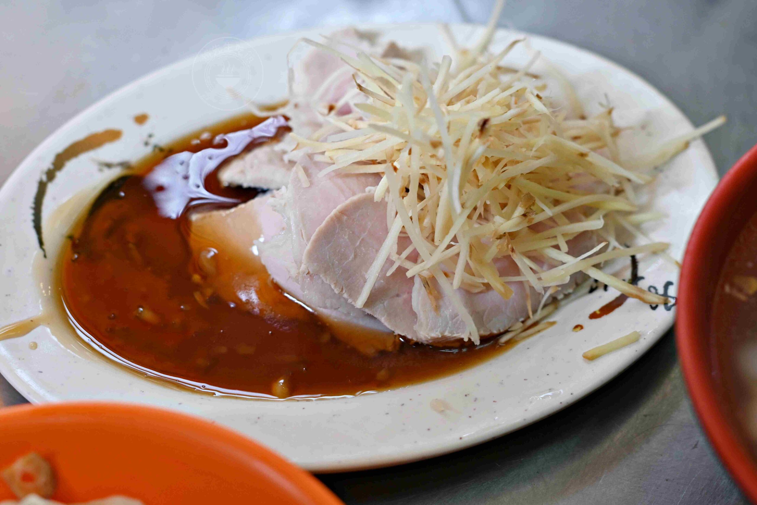 【基隆美食】兩利餛飩大王，在地人早起排隊的70年老字號，推薦乾麵與現包餛飩湯(菜單) @趙先生吃飯