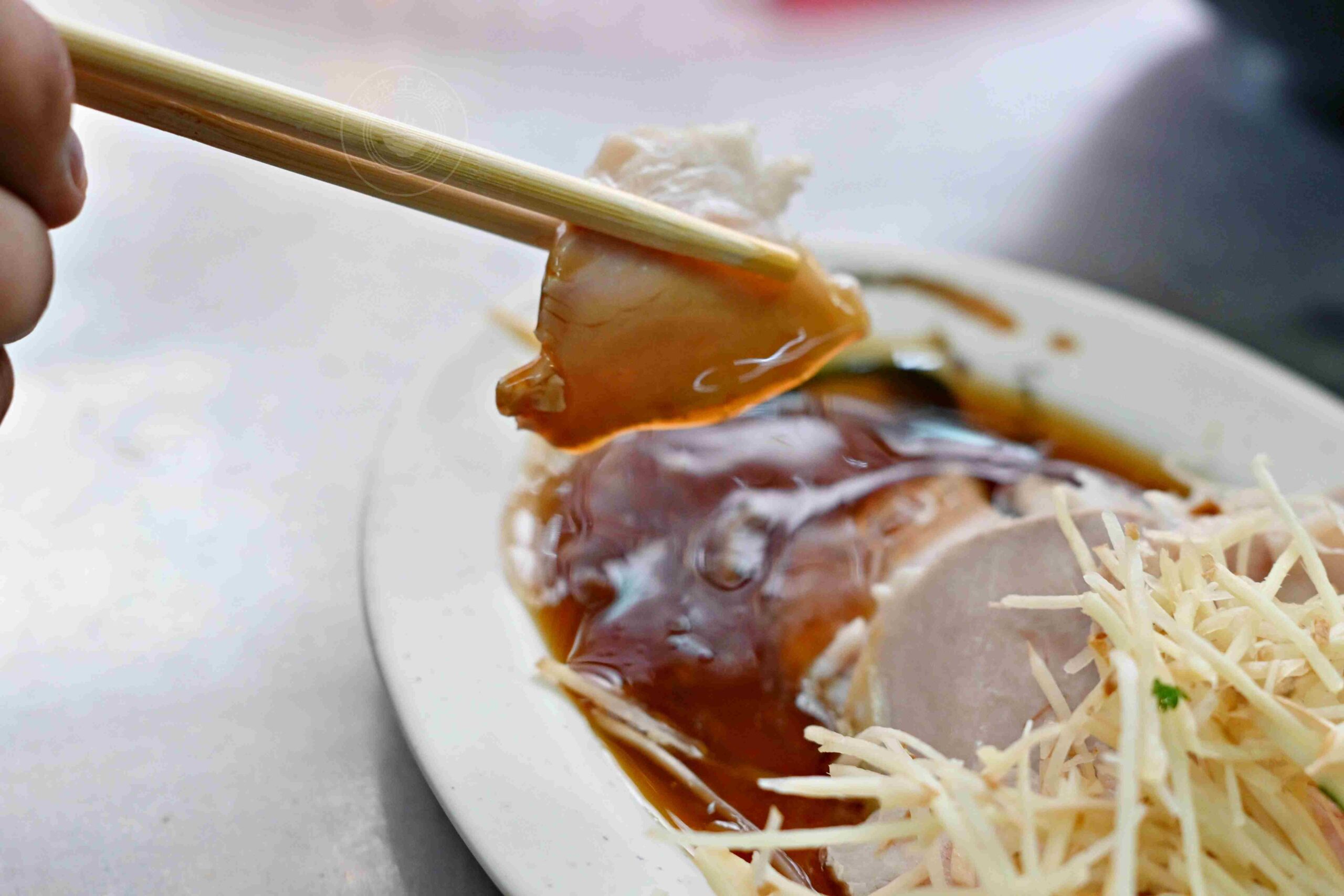 【基隆美食】兩利餛飩大王，在地人早起排隊的70年老字號，推薦乾麵與現包餛飩湯(菜單) @趙先生吃飯