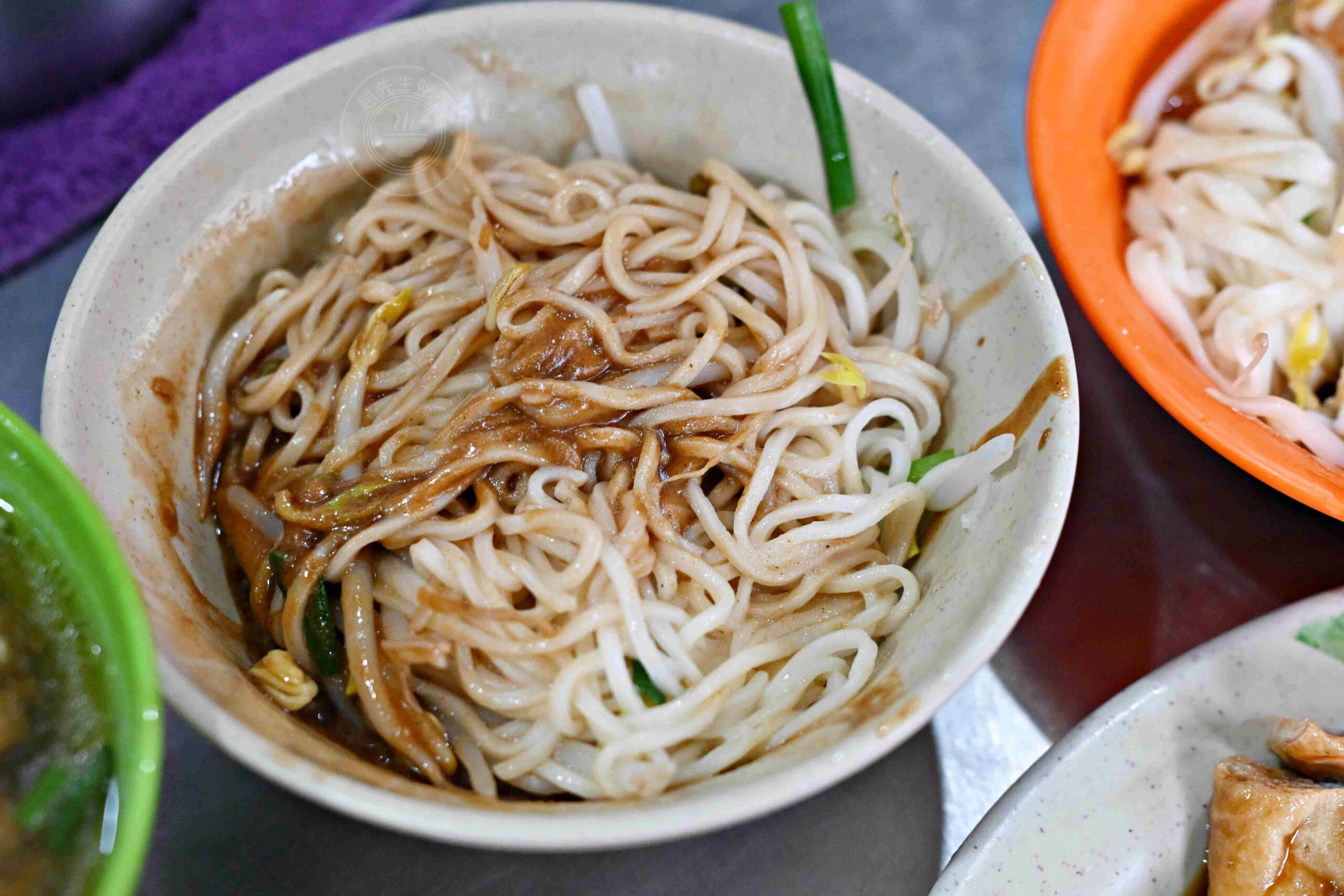 【板橋美食】王家小吃(乾麵 肉羹)，在地人私藏無招牌便宜小吃推薦(菜單) @趙先生吃飯
