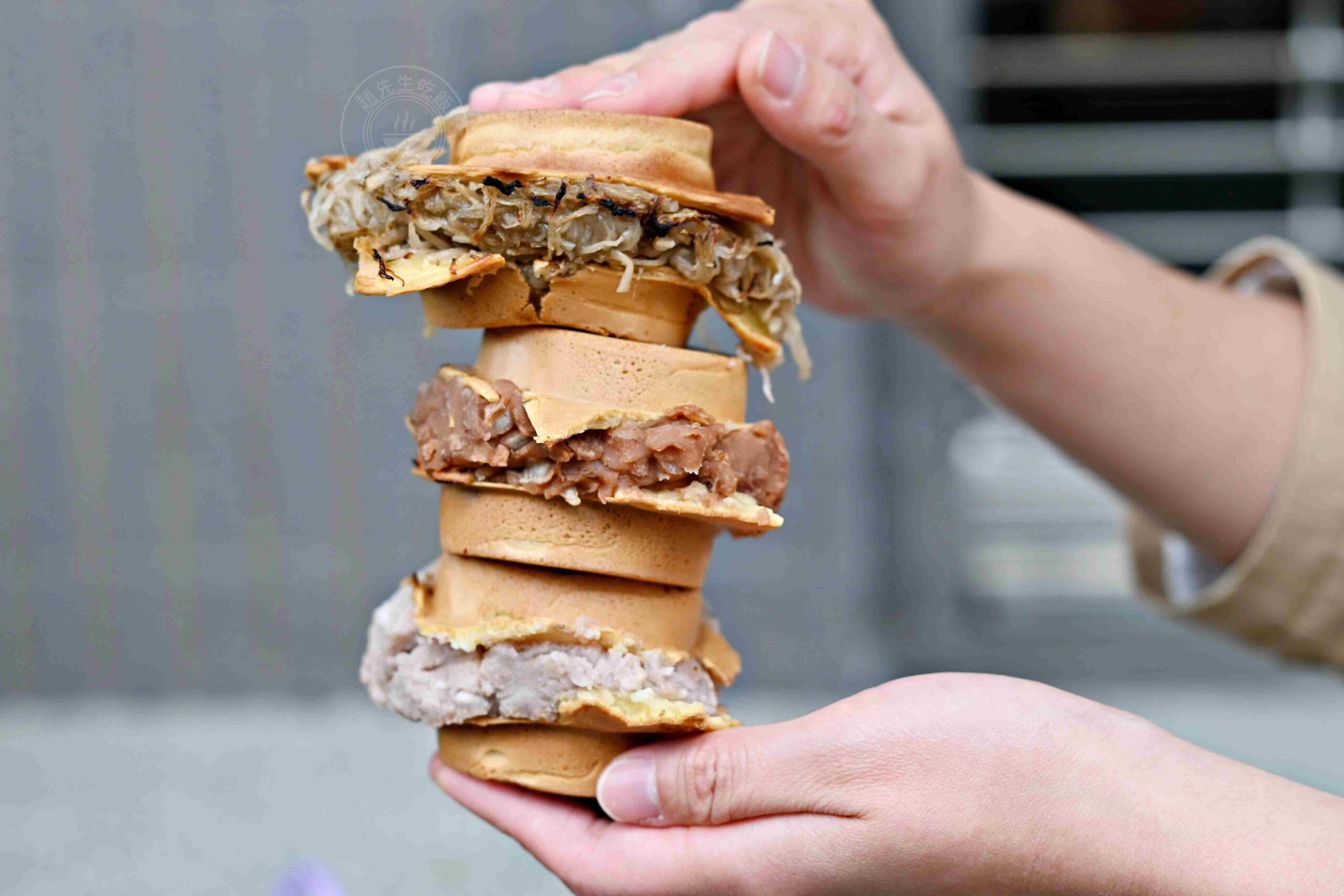 【板橋美食】太極鰲車輪餅，巨無霸爆餡紅豆餅推薦，竟然只要15元無敵好吃(菜單) @趙先生吃飯