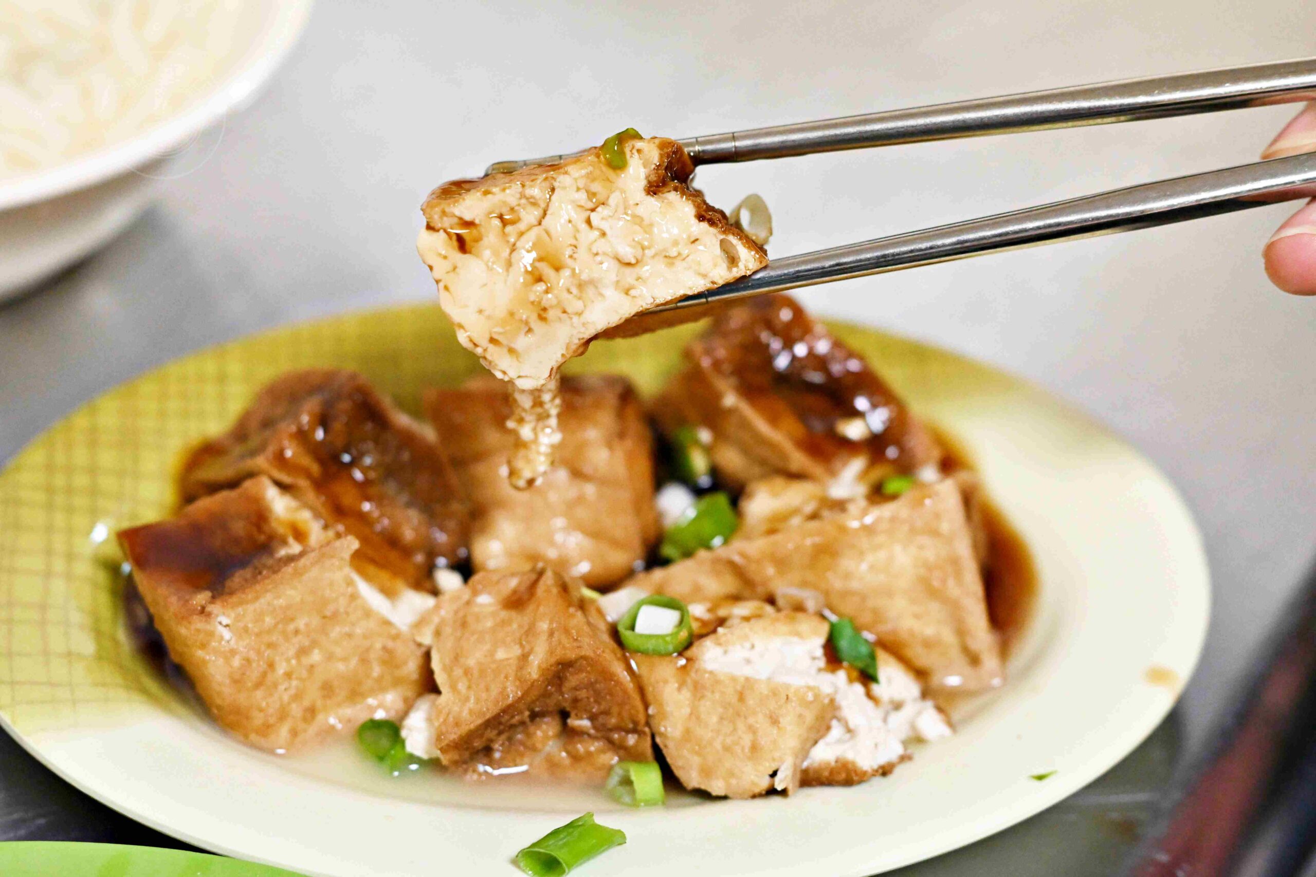 【信義區美食】阿月米粉湯-吳興商圈，隱藏在傳統市場的在地米粉湯早午餐(推薦) @趙先生吃飯