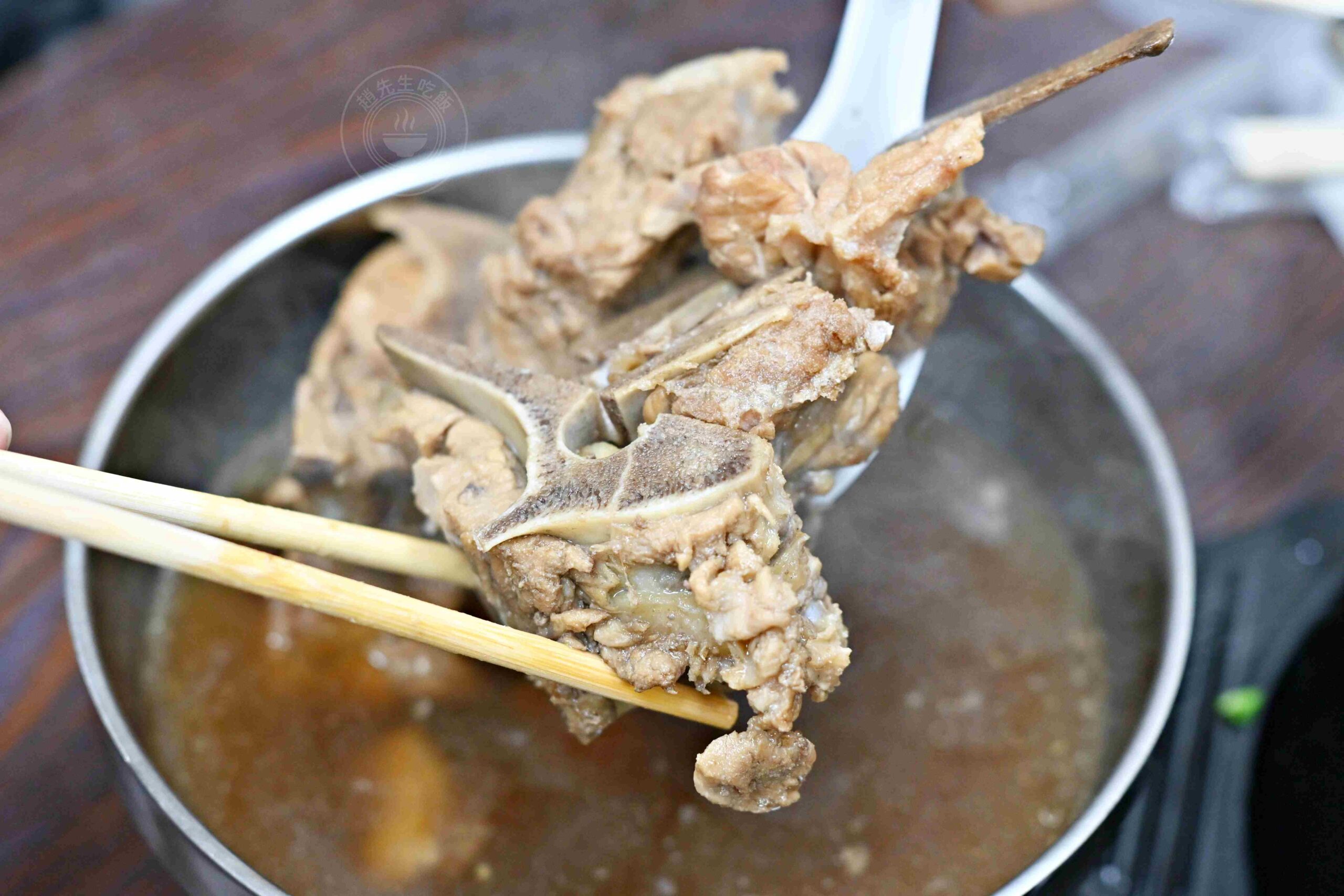 【信義區美食】賀加小吃店，現點現做臘味煲仔飯、皮蛋麵超香濃推薦(菜單) @趙先生吃飯