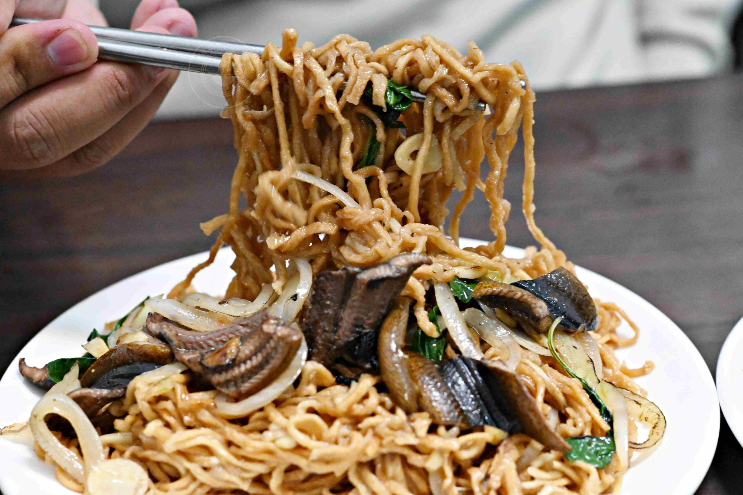 【永和美食】嘉義鱔魚麵，堪稱北部第一鱔魚麵，大火快炒鑊氣有夠好吃推薦(菜單) @趙先生吃飯