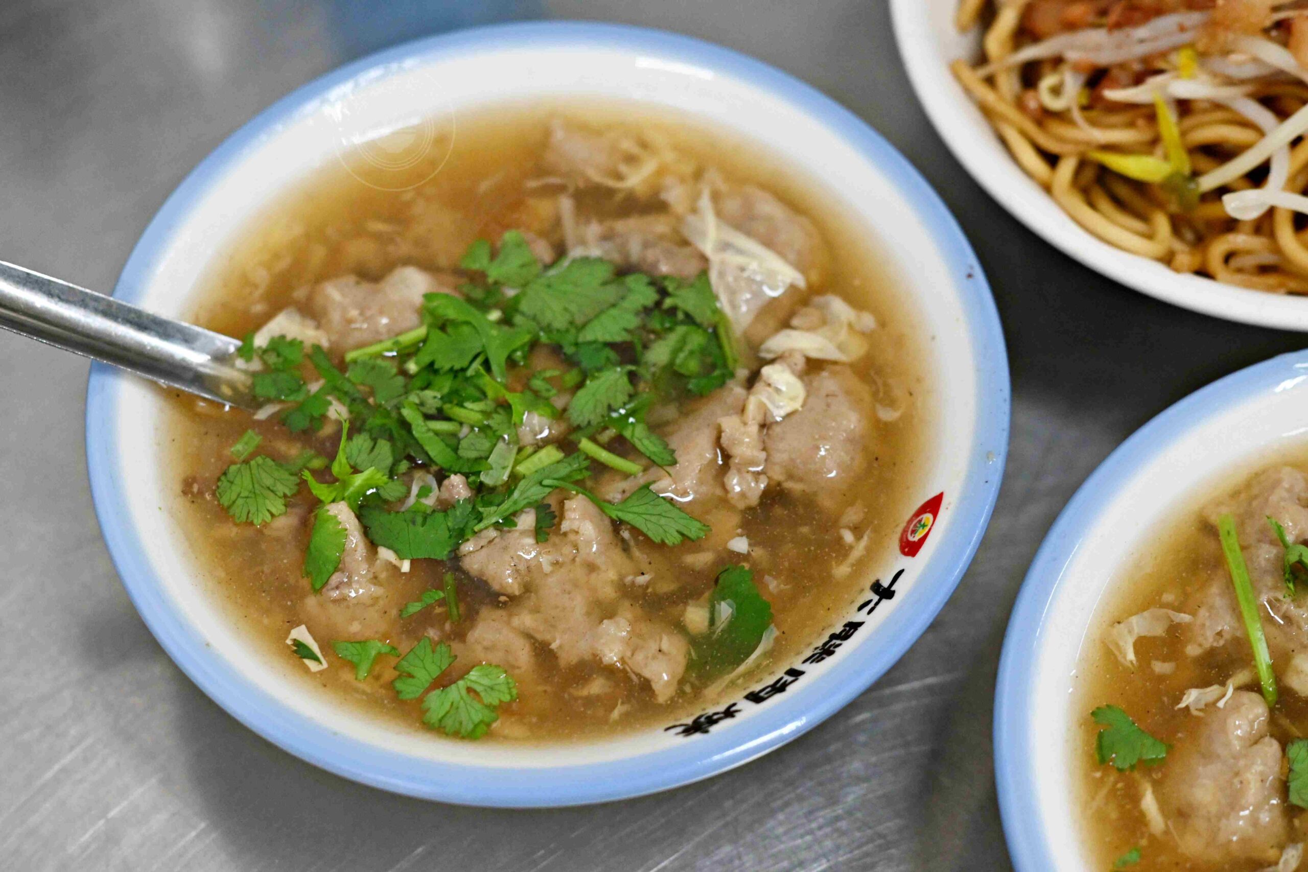 【中和美食】大胖肉焿光華總店，高人氣老店，肉羹湯可續湯、炒麵夠香都推薦(菜單) @趙先生吃飯