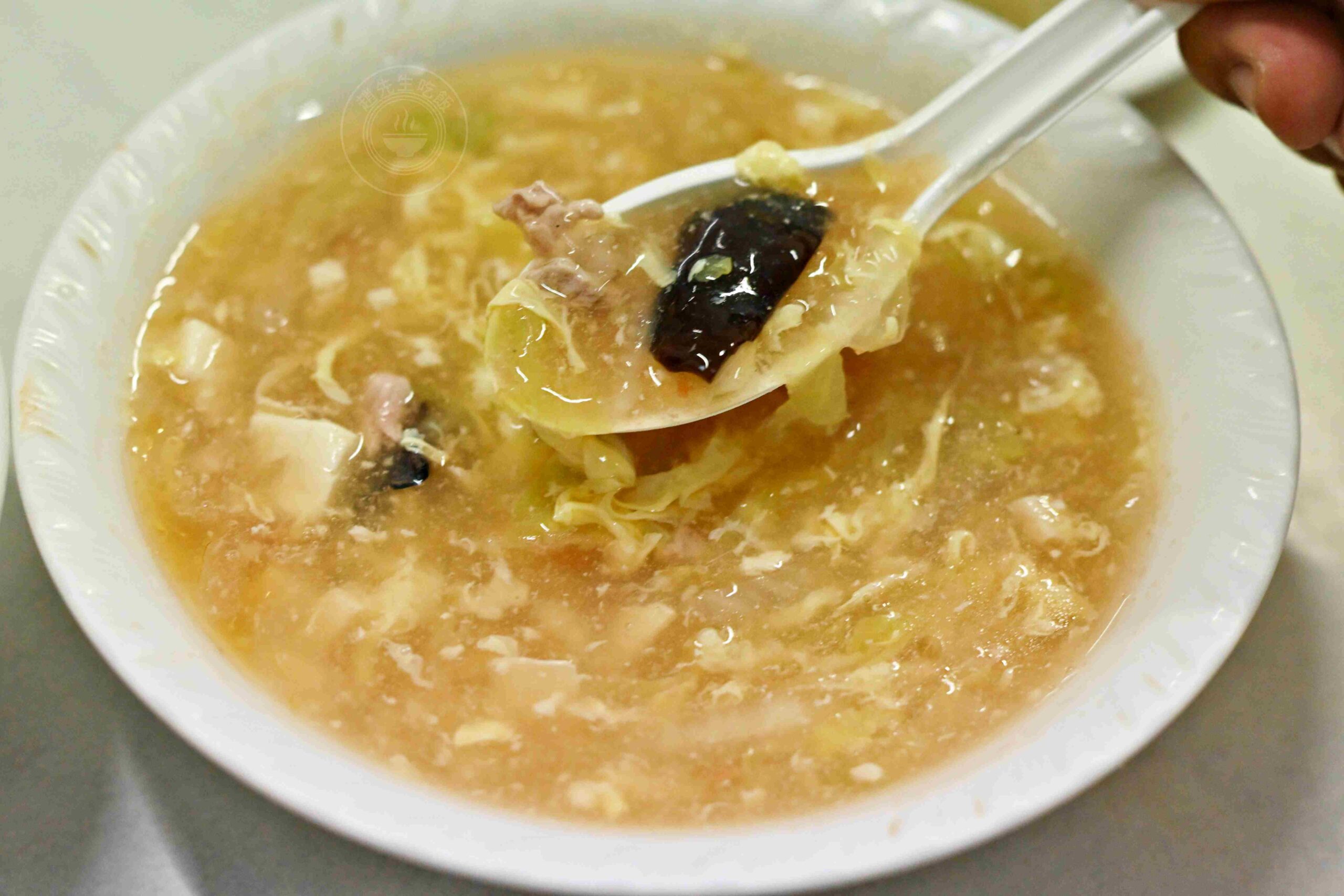 【古亭美食】康樂意小吃店，被麵店耽誤的四十年包子店，肉包、菜包都超強(菜單) @趙先生吃飯