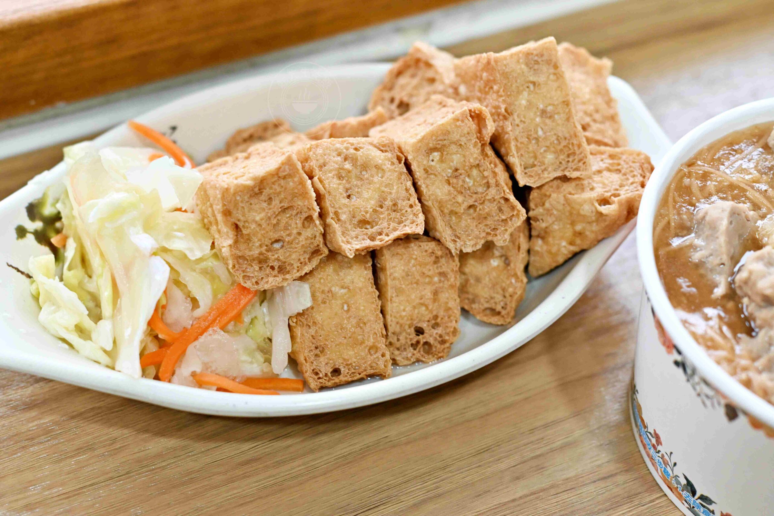 【古亭美食】同心大腸蚵仔麵線，500碗得獎，滿滿配料麵線，臭豆腐超有名推薦(菜單) @趙先生吃飯