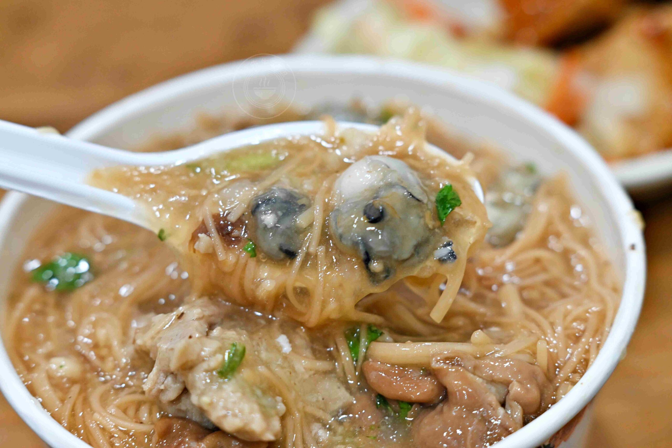 【古亭美食】同心大腸蚵仔麵線，500碗得獎，滿滿配料麵線，臭豆腐超有名推薦(菜單) @趙先生吃飯