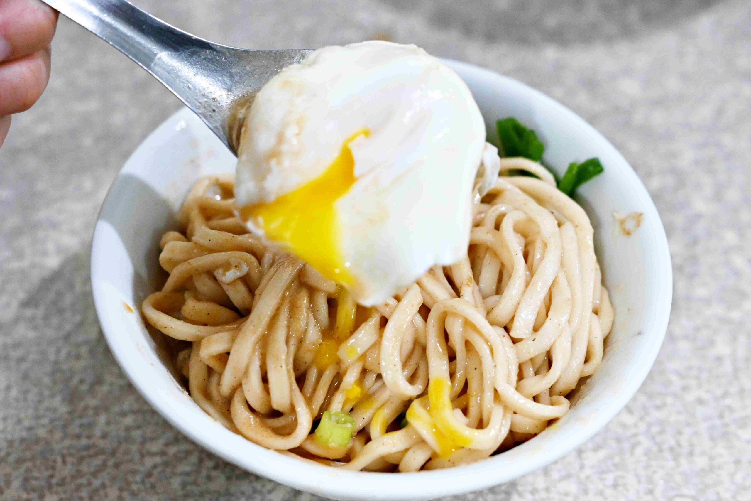 【古亭美食】林記牛肉麵，五百碗認證，巷弄內超強排隊名店，推薦牛肉麵、麻醬麵加蛋包(菜單) @趙先生吃飯