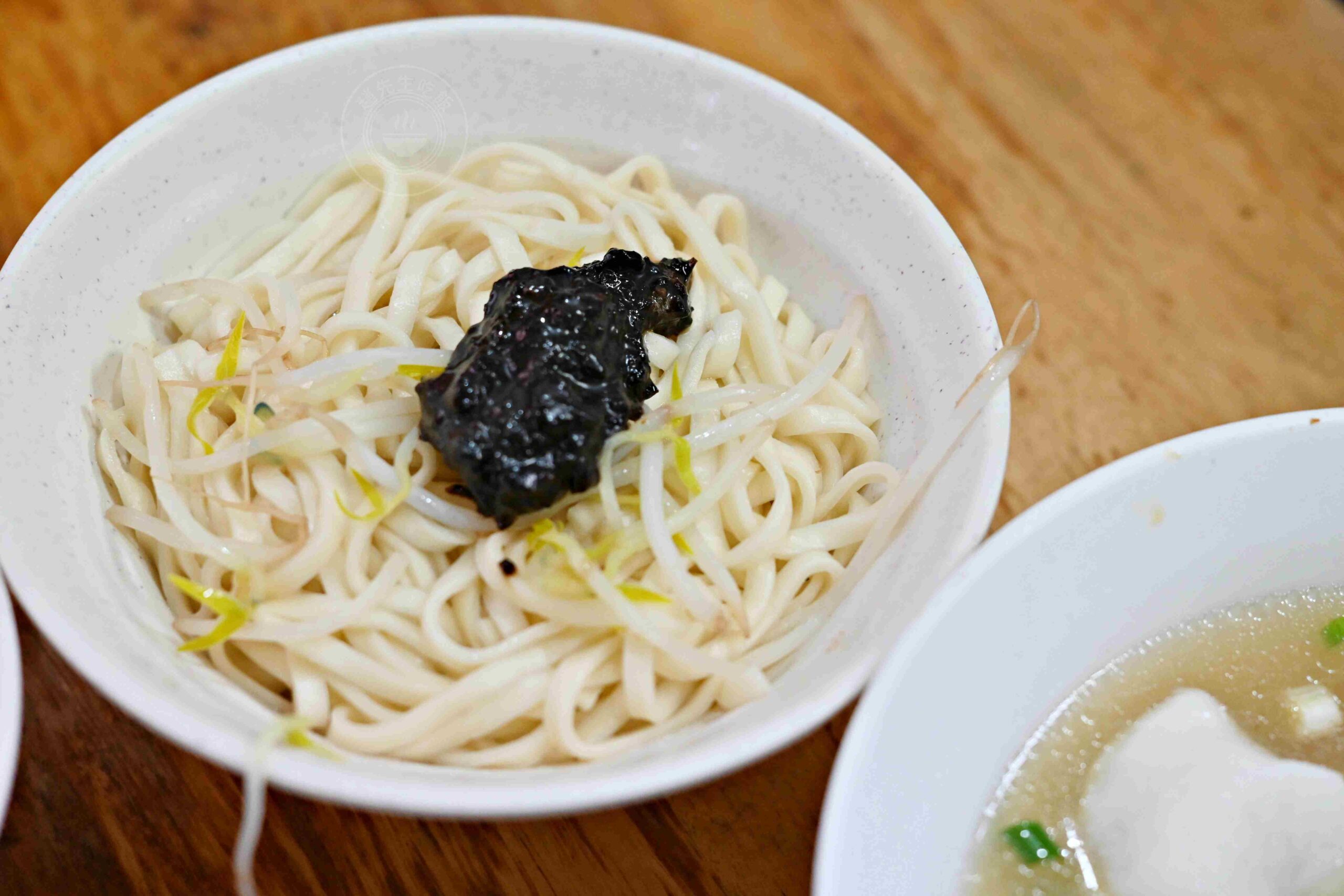 【古亭美食】金華麵店，40年老字號巷弄隱藏版超高CP值老味道推薦炸醬麵(菜單) @趙先生吃飯