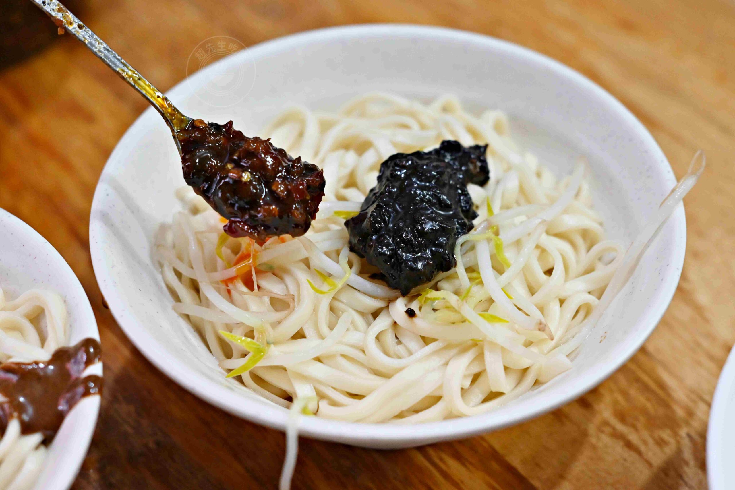 【古亭美食】金華麵店，40年老字號巷弄隱藏版超高CP值老味道推薦炸醬麵(菜單) @趙先生吃飯