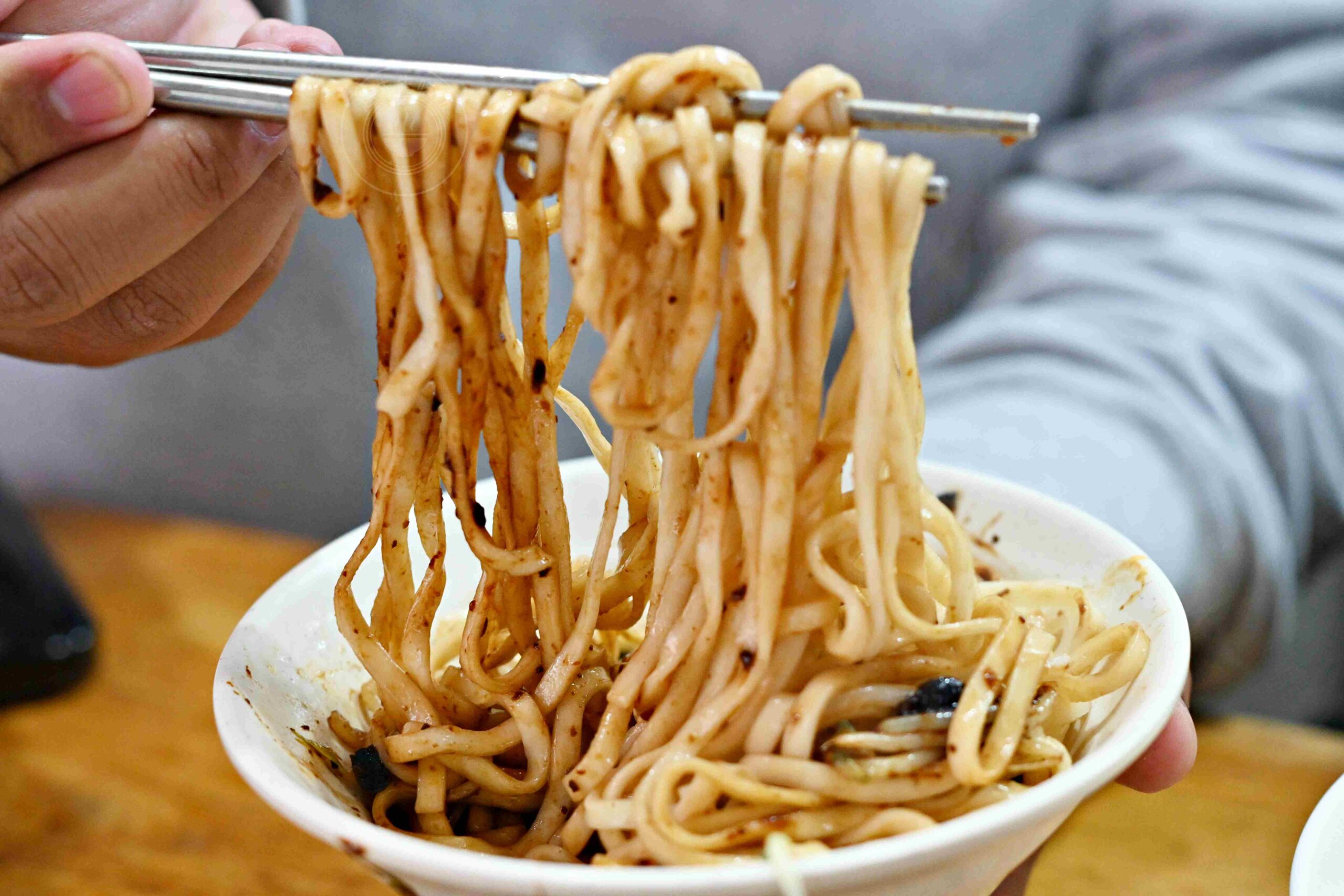 【古亭美食】金華麵店，40年老字號巷弄隱藏版超高CP值老味道推薦炸醬麵(菜單) @趙先生吃飯