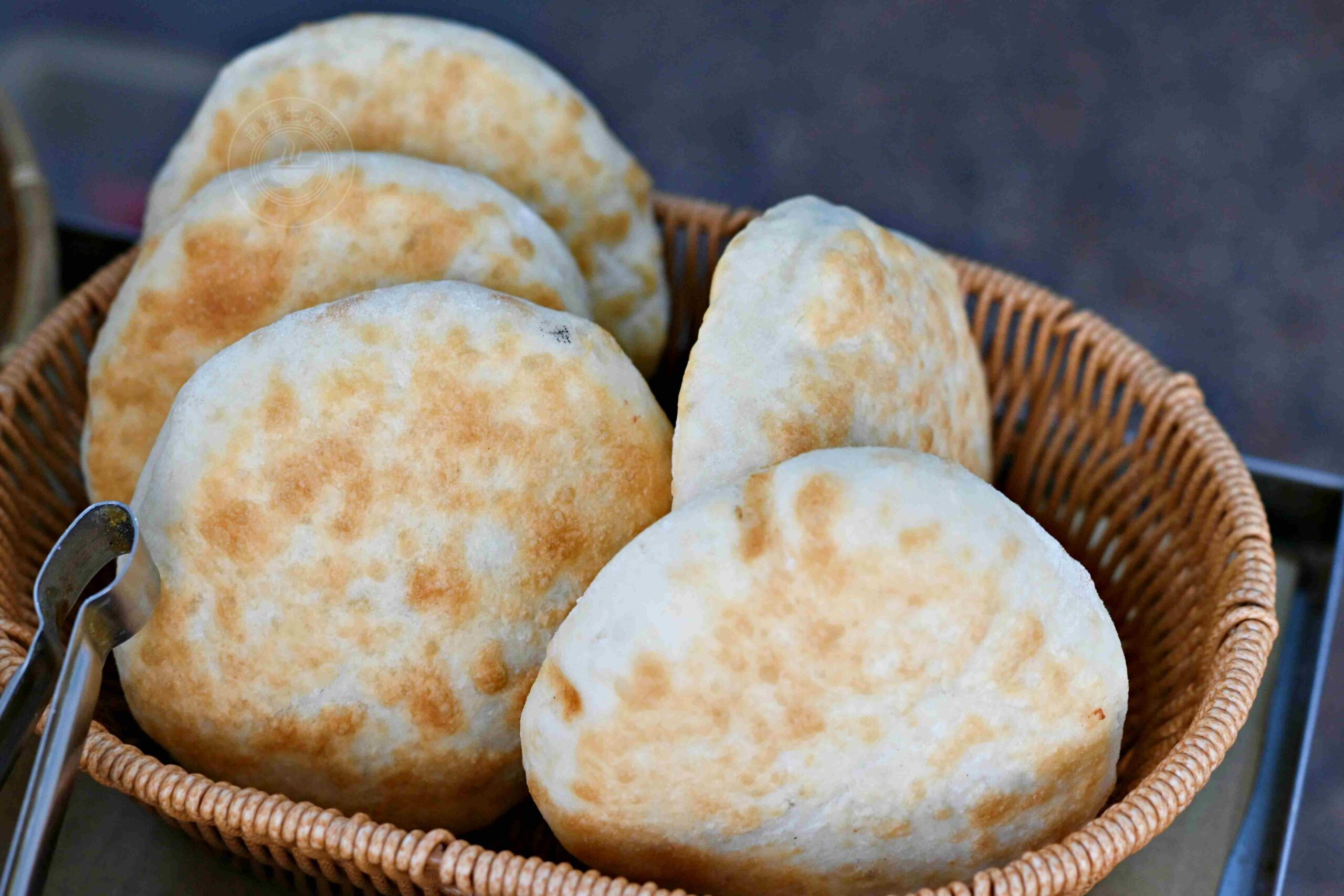 【新莊美食】川豫手工餃子河南燒餅，純手工現烤外酥內軟Ｑ推薦紫薯燒餅芝麻糖餅(菜單) @趙先生吃飯