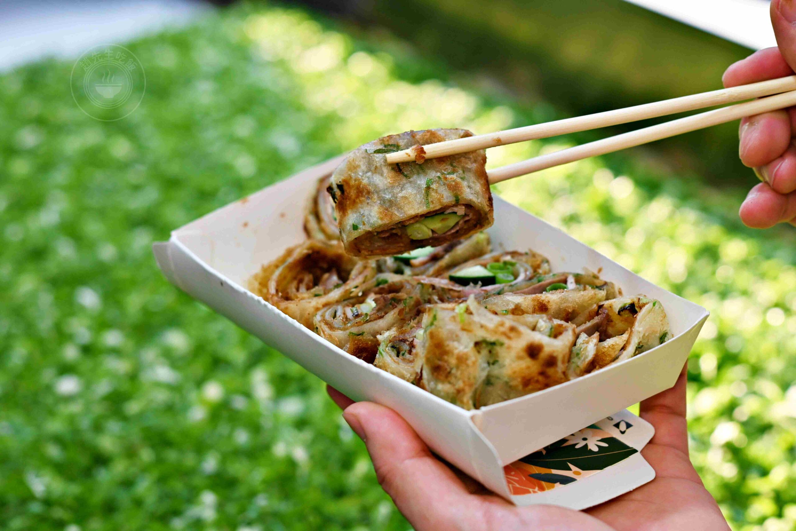 【饒河夜市美食】蔥海手工蔥油餅,麵糰蓋滿青蔥像草皮一樣誇張,推薦牛肉、豬肉捲餅(菜單) @趙先生吃飯 【饒河夜市美食】蔥海手工蔥油餅,麵糰蓋滿青蔥像草皮一樣誇張,推薦牛肉、豬肉捲餅(菜單) @趙先生吃飯