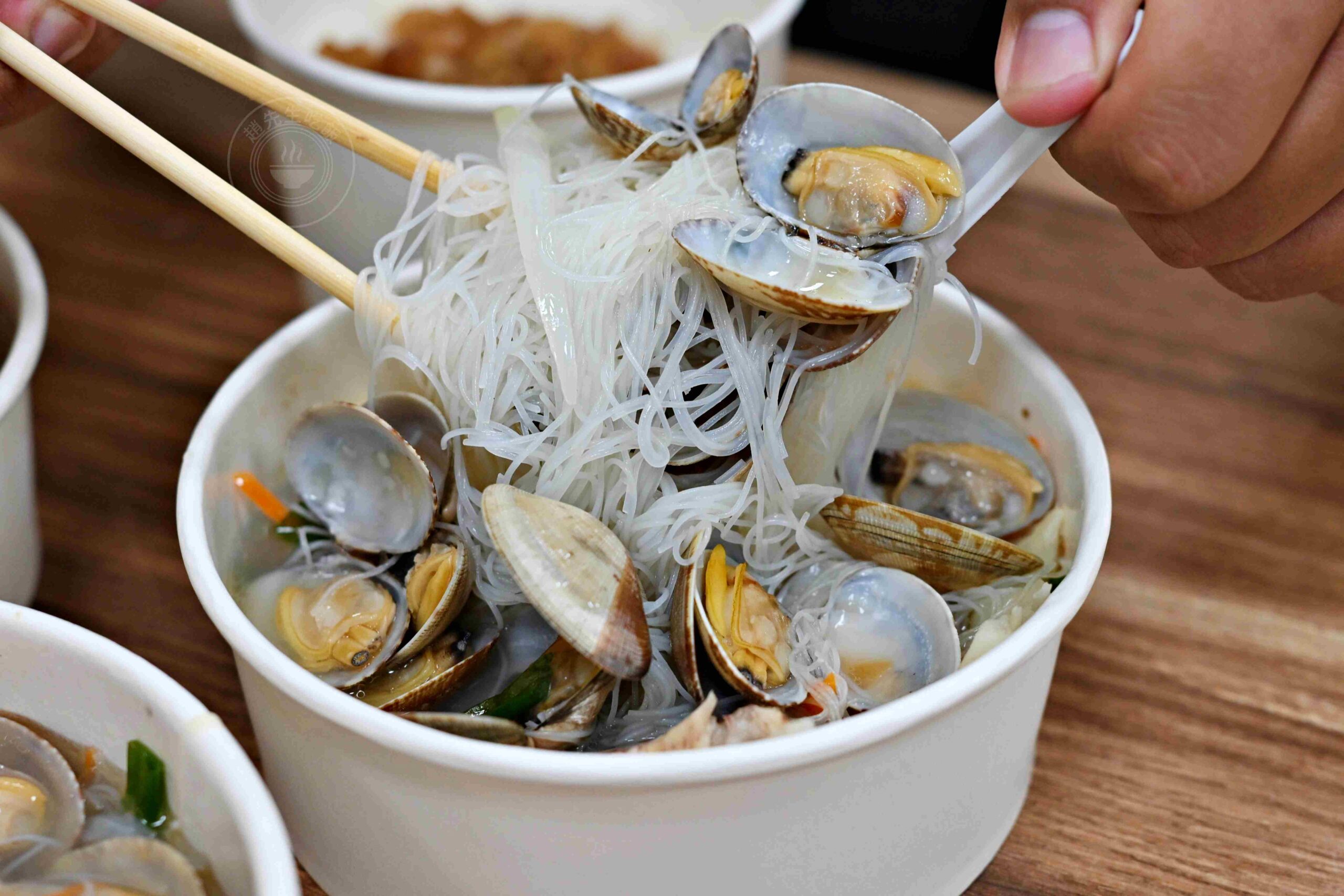 【萬里美食】漁聞樂小卷米粉，99元有8隻小卷米粉湯、滷肉飯超強吃到飽(菜單) @趙先生吃飯