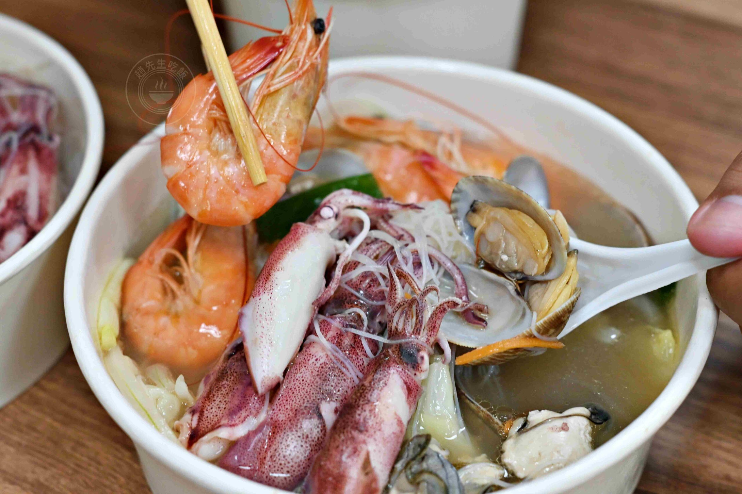 【萬里美食】漁聞樂小卷米粉，99元有8隻小卷米粉湯、滷肉飯超強吃到飽(菜單) @趙先生吃飯