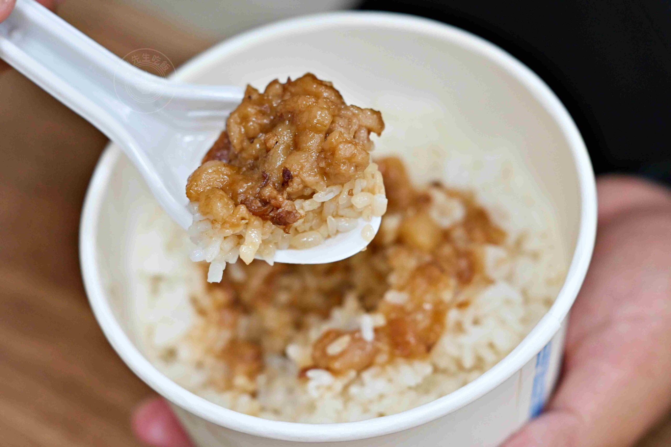 【萬里美食】漁聞樂小卷米粉，99元有8隻小卷米粉湯、滷肉飯超強吃到飽(菜單) @趙先生吃飯