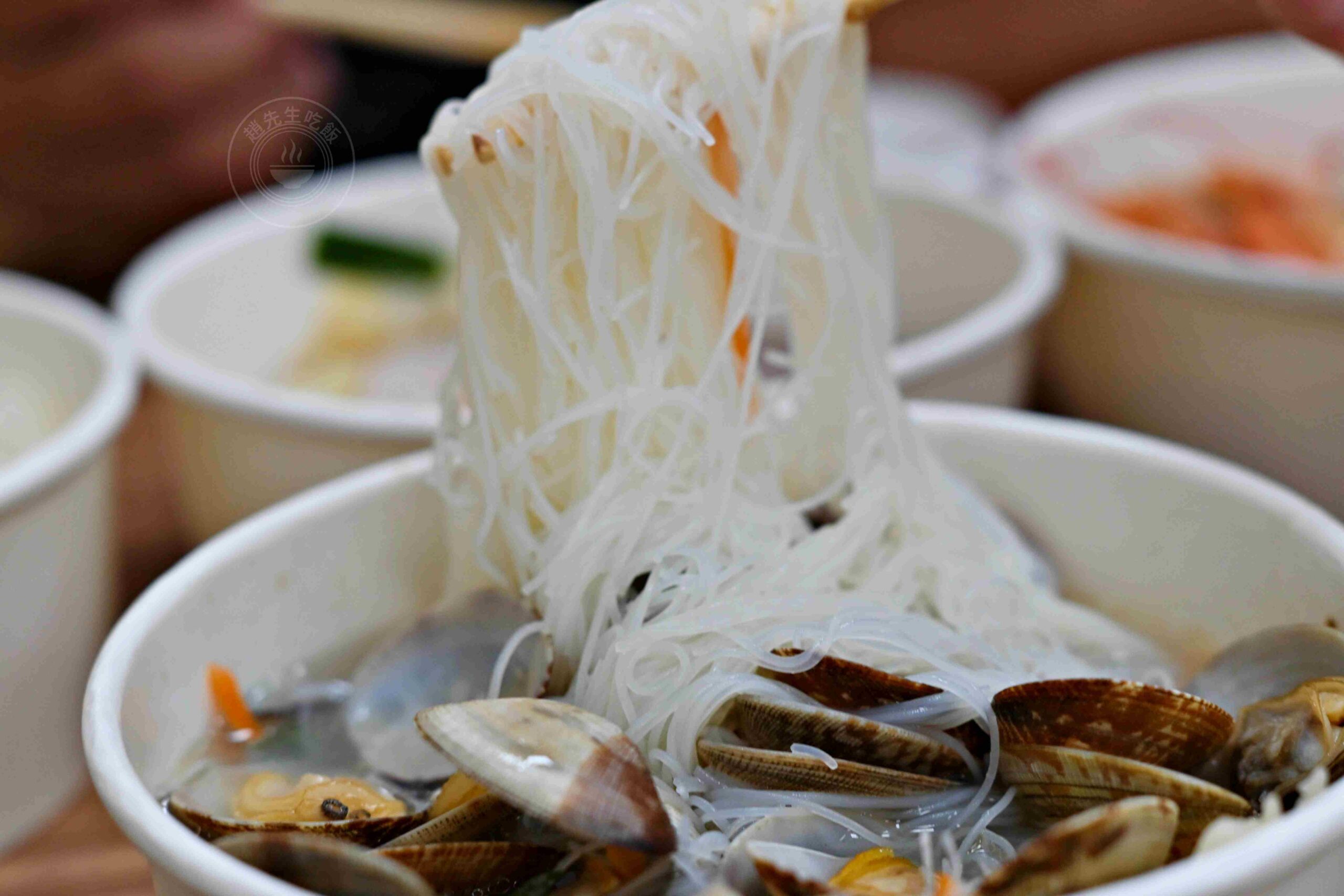 【萬里美食】漁聞樂小卷米粉，99元有8隻小卷米粉湯、滷肉飯超強吃到飽(菜單) @趙先生吃飯